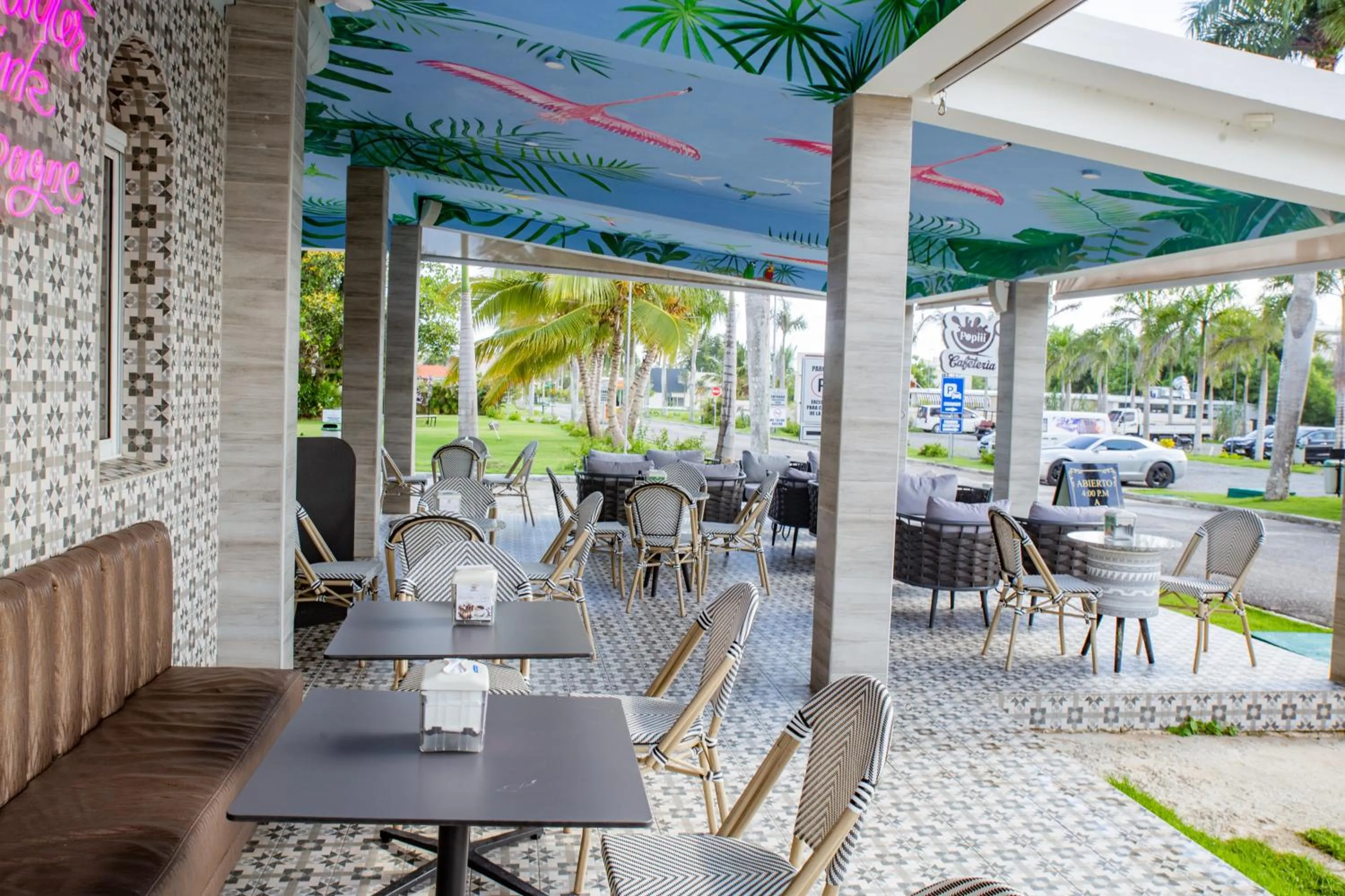 Restaurant/places to eat in Playa Palmera Beach Resort