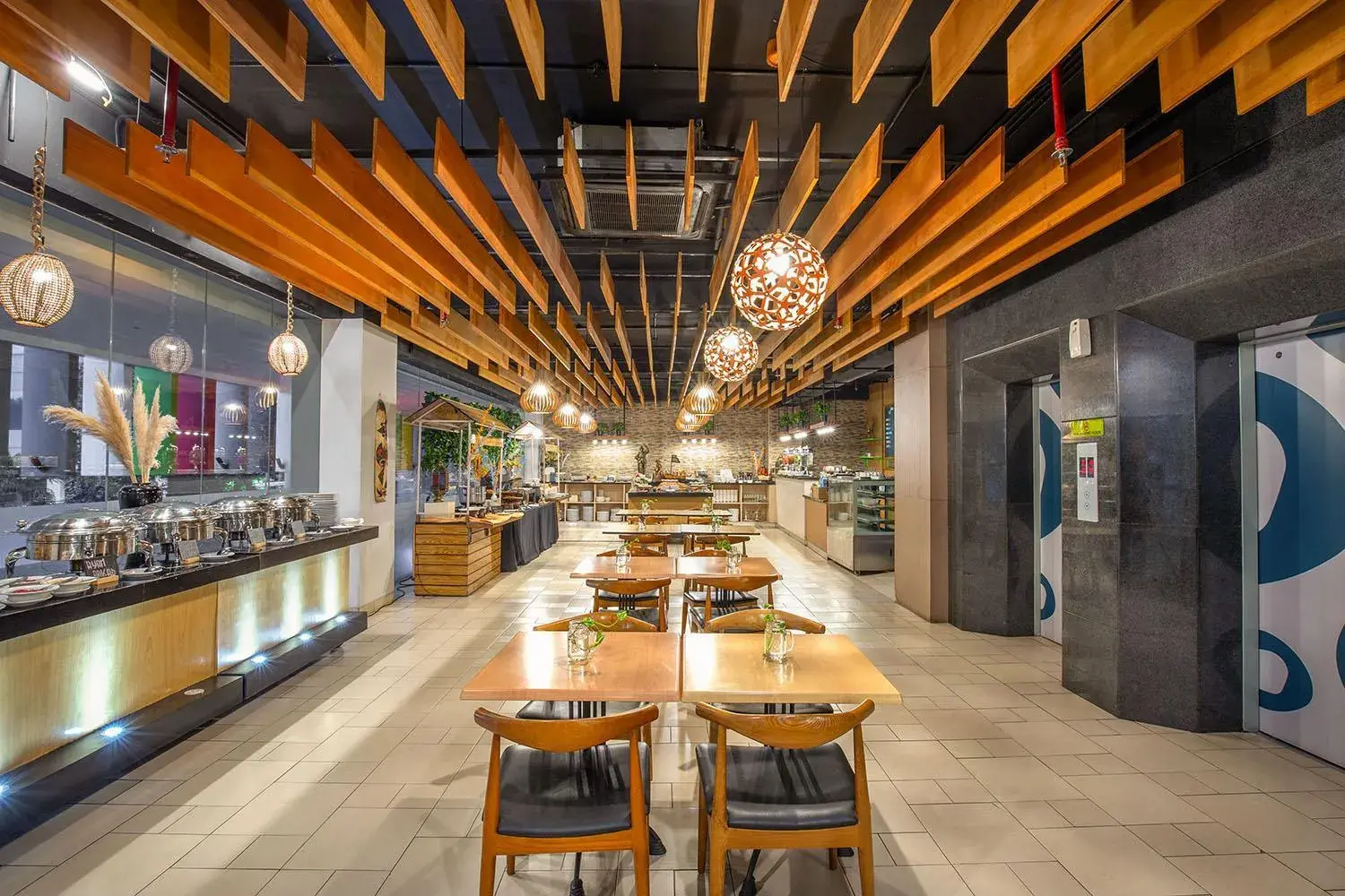 Restaurant/places to eat in 1O1 URBAN Jakarta Pemuda Restaurant/places to eat in 1O1 URBAN Jakarta Pemuda