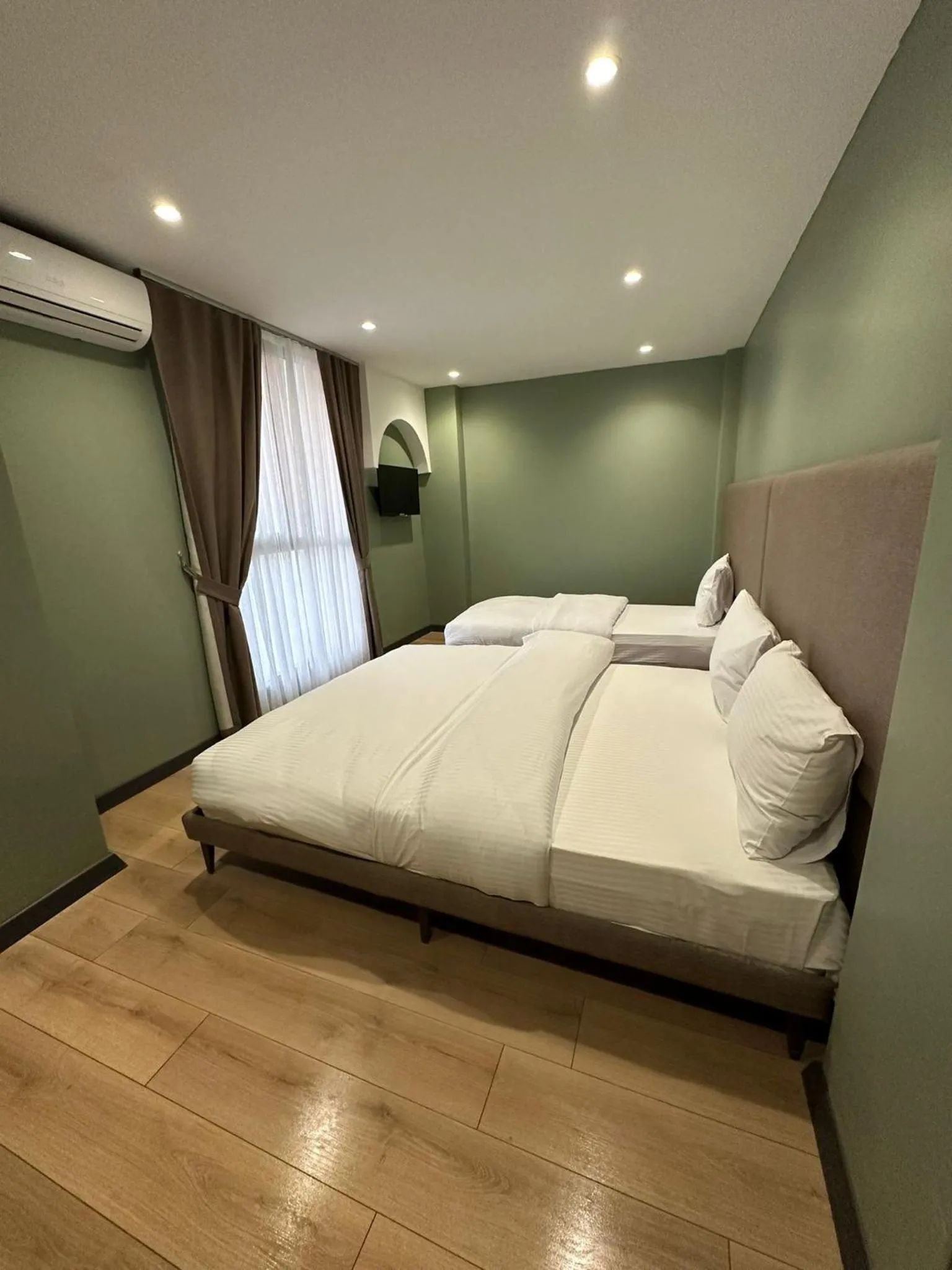 Bed in Heaven Inn Airport Hotel