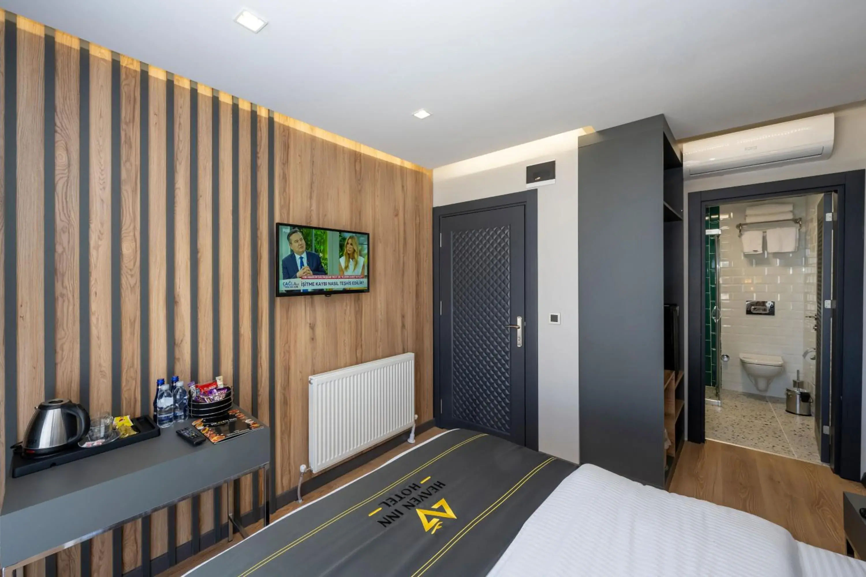 Photo of the whole room, Bed in Heaven Inn Airport Hotel Photo of the whole room, Bed in Heaven Inn Airport Hotel