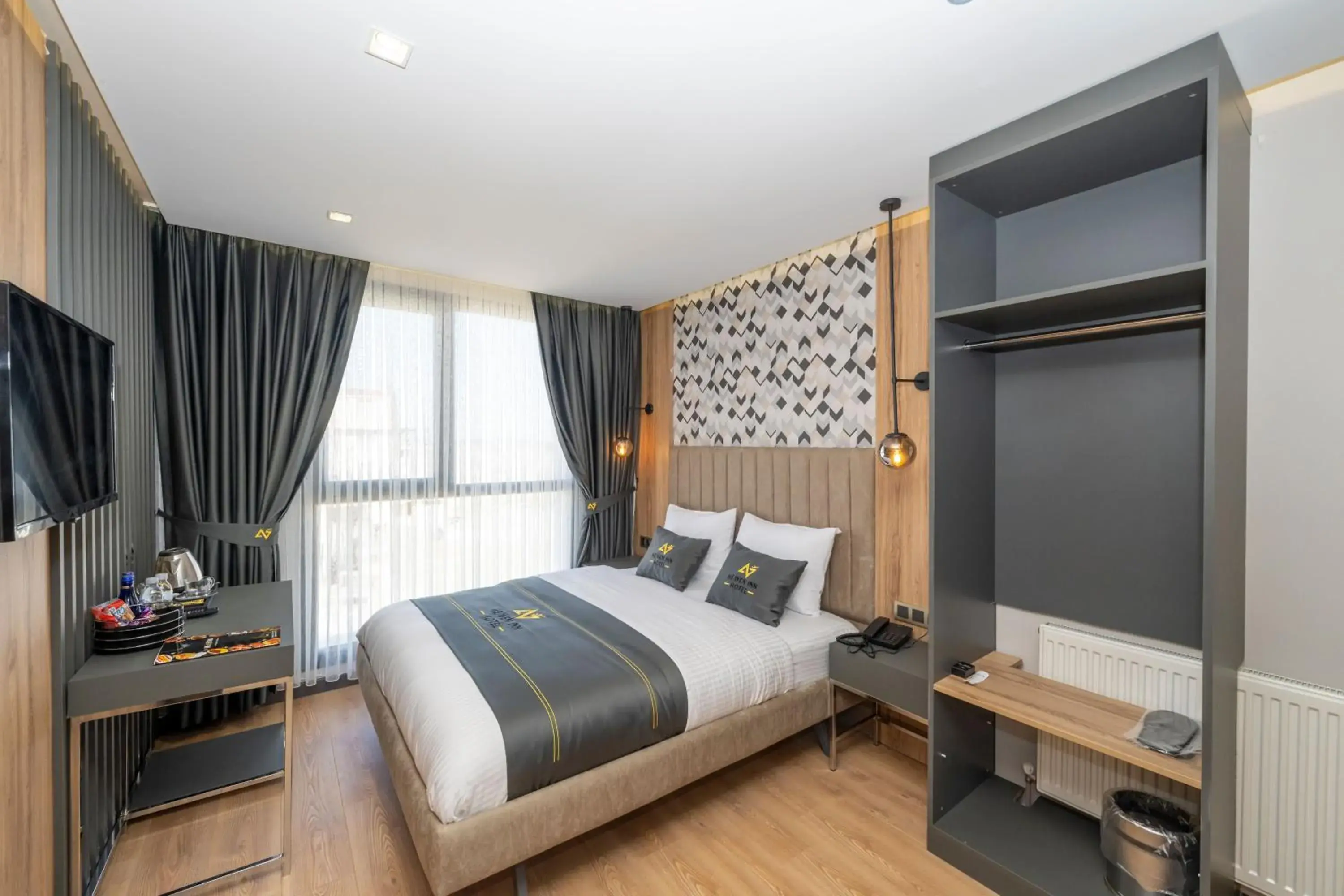 TV and multimedia, Bed in Heaven Inn Airport Hotel TV and multimedia, Bed in Heaven Inn Airport Hotel