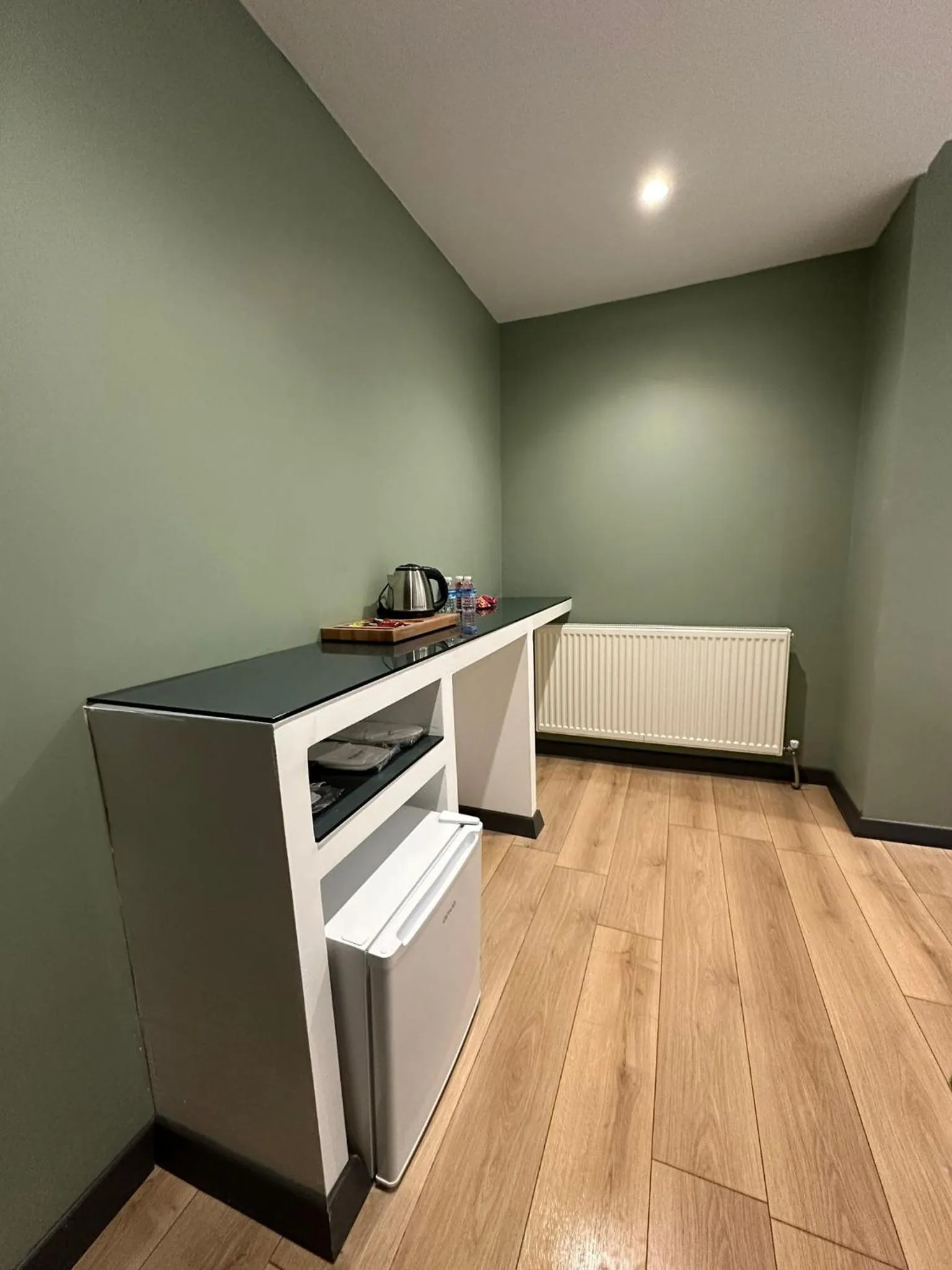 Photo of the whole room in Heaven Inn Airport Hotel