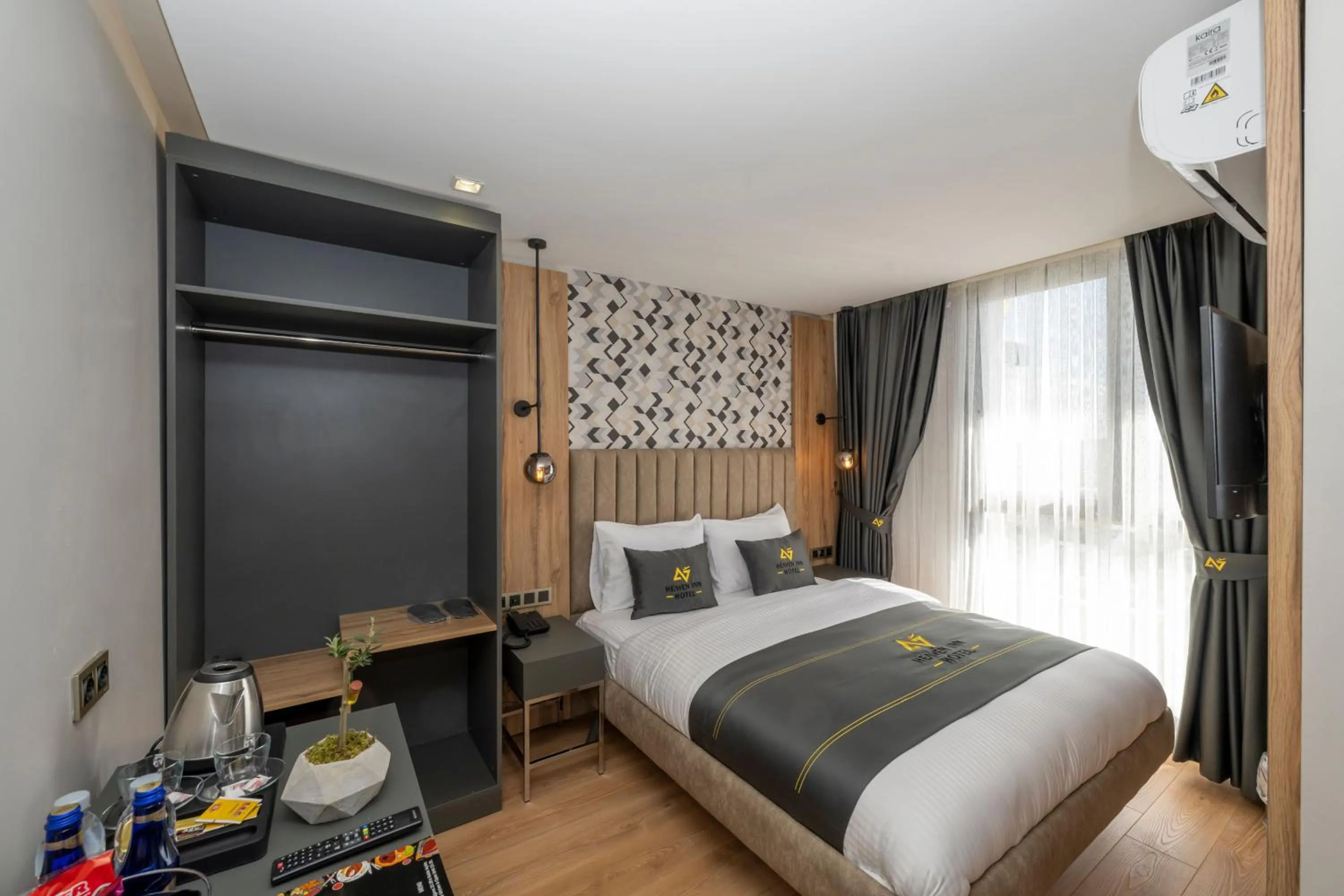 Photo of the whole room, Bed in Heaven Inn Airport Hotel