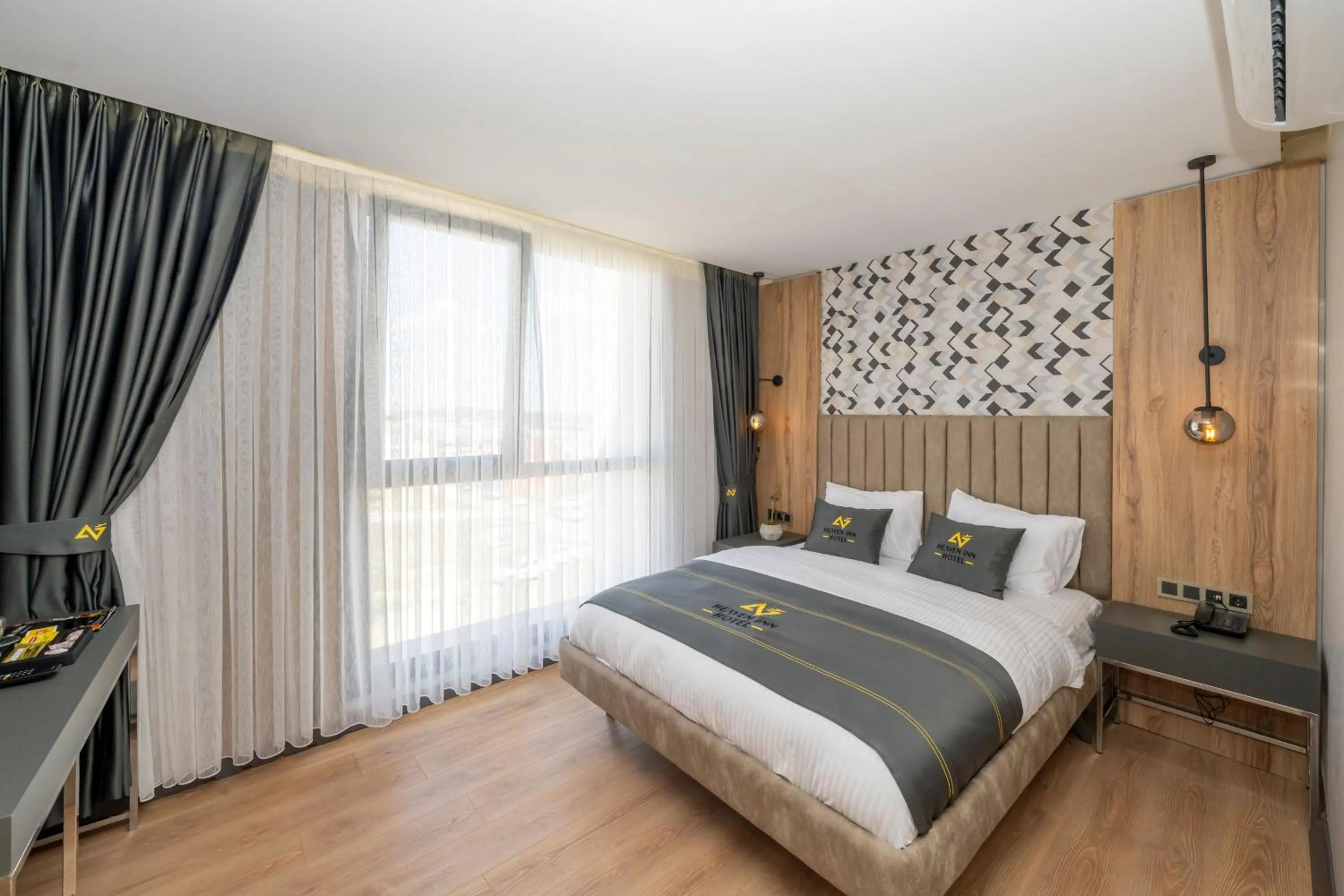 Photo of the whole room, Bed in Heaven Inn Airport Hotel