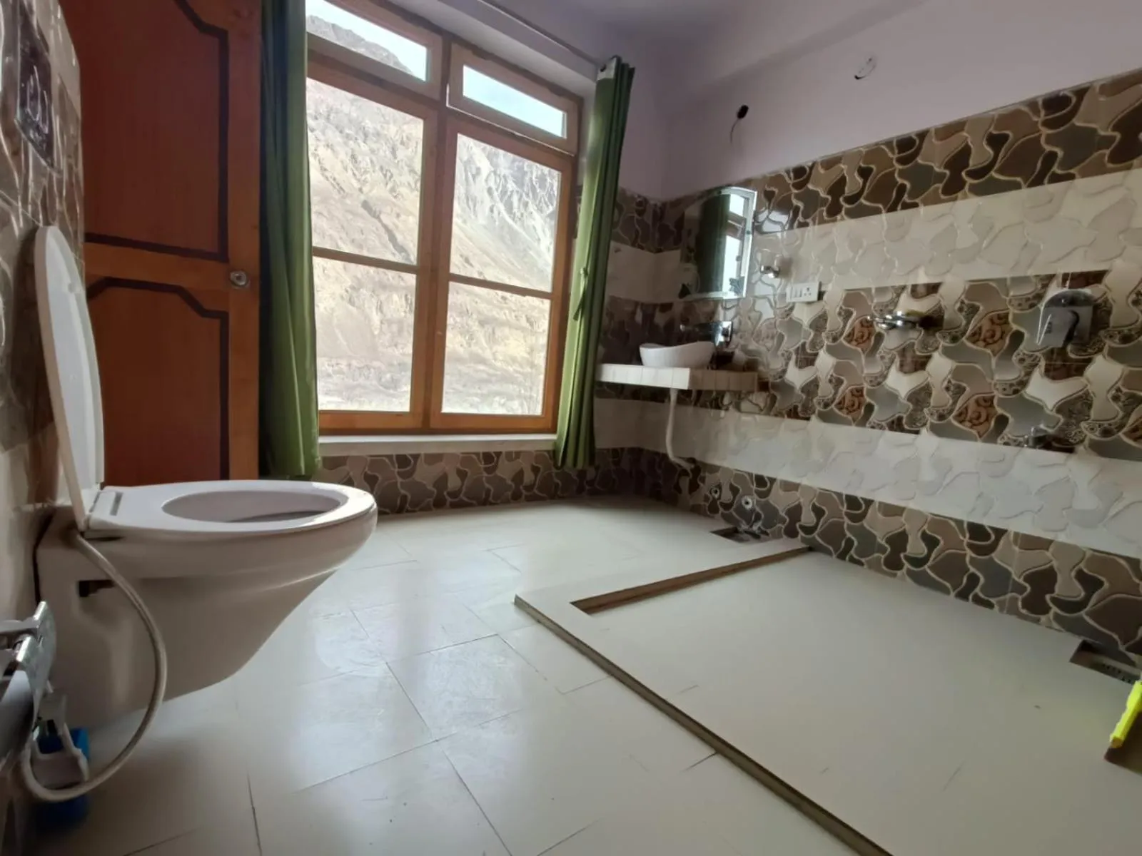 Toilet in Hotel The Stone Palace-Turtuk