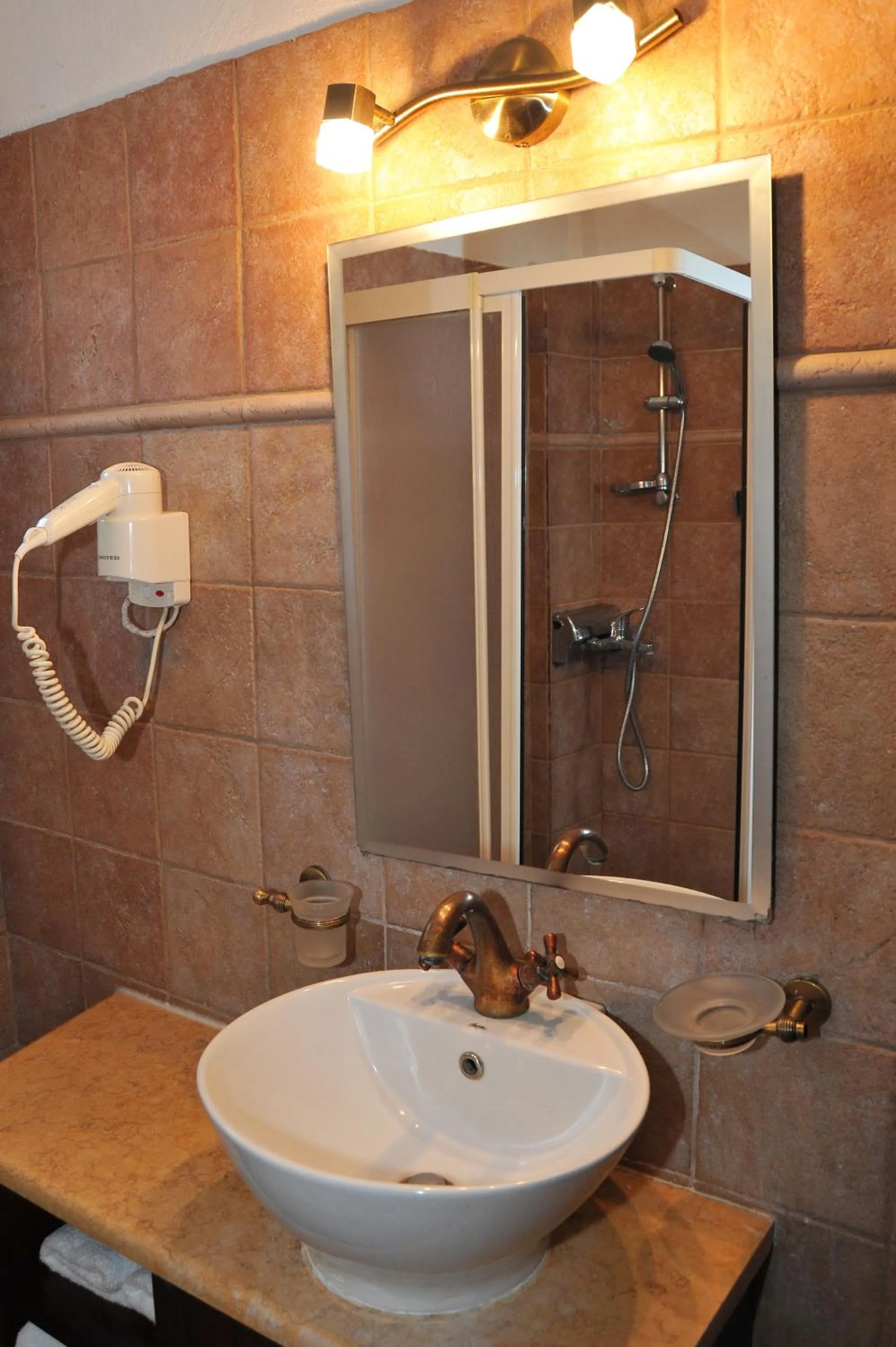 Shower in Archontiko Mesohori Meteora