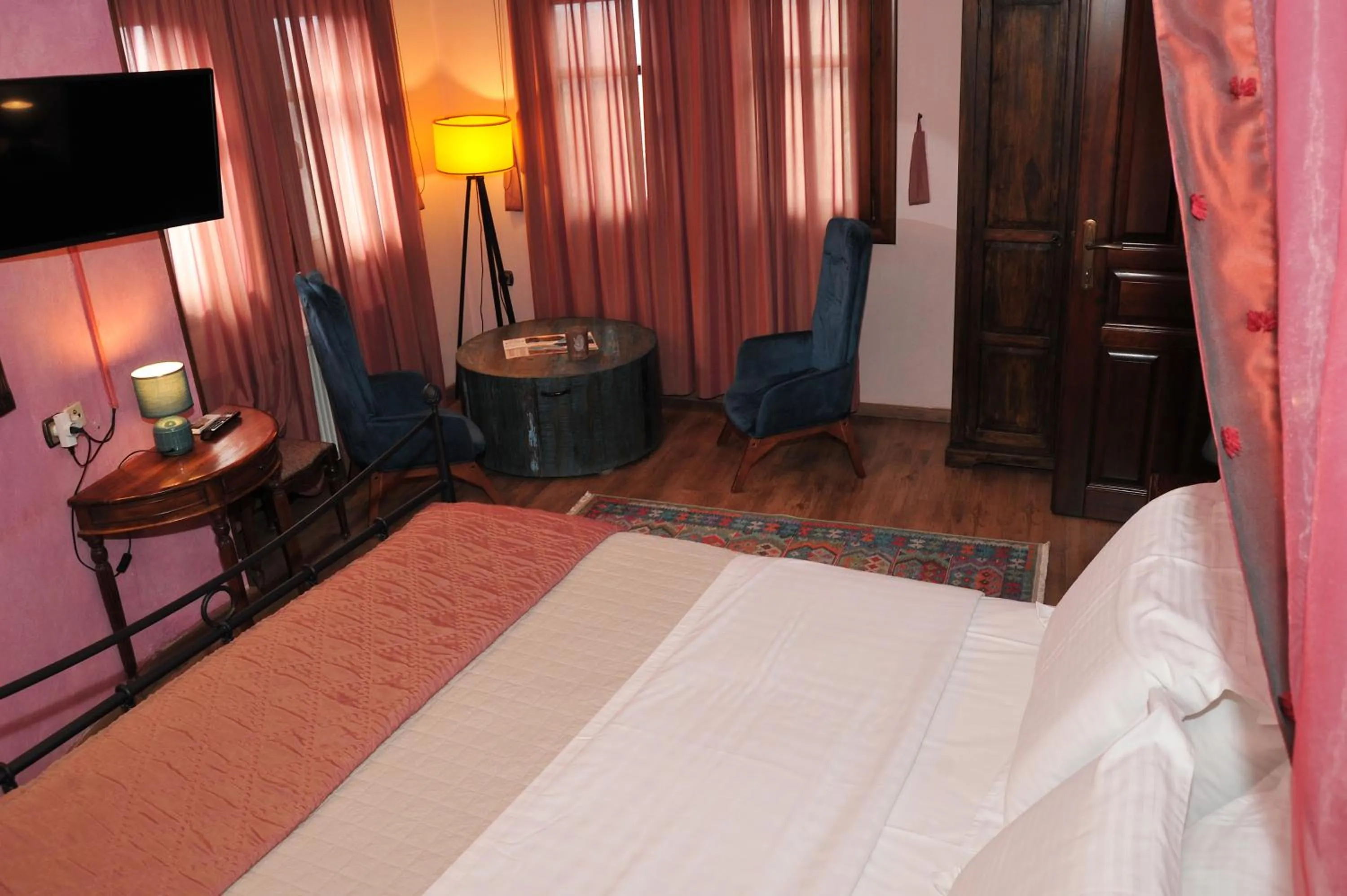 Bed in Archontiko Mesohori Meteora