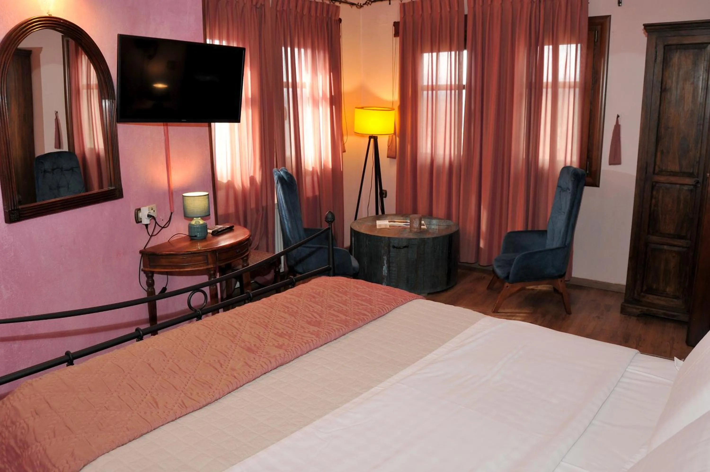 Bedroom, Bed in Archontiko Mesohori Meteora