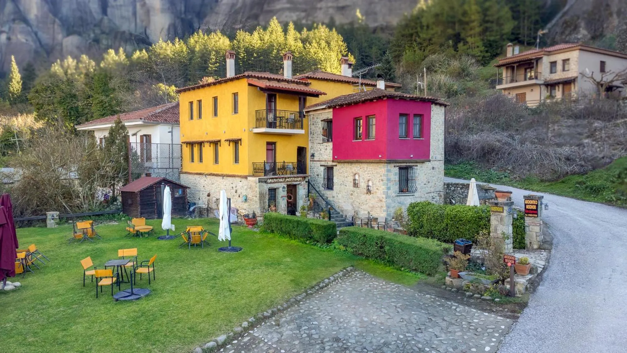 Property building in Archontiko Mesohori Meteora