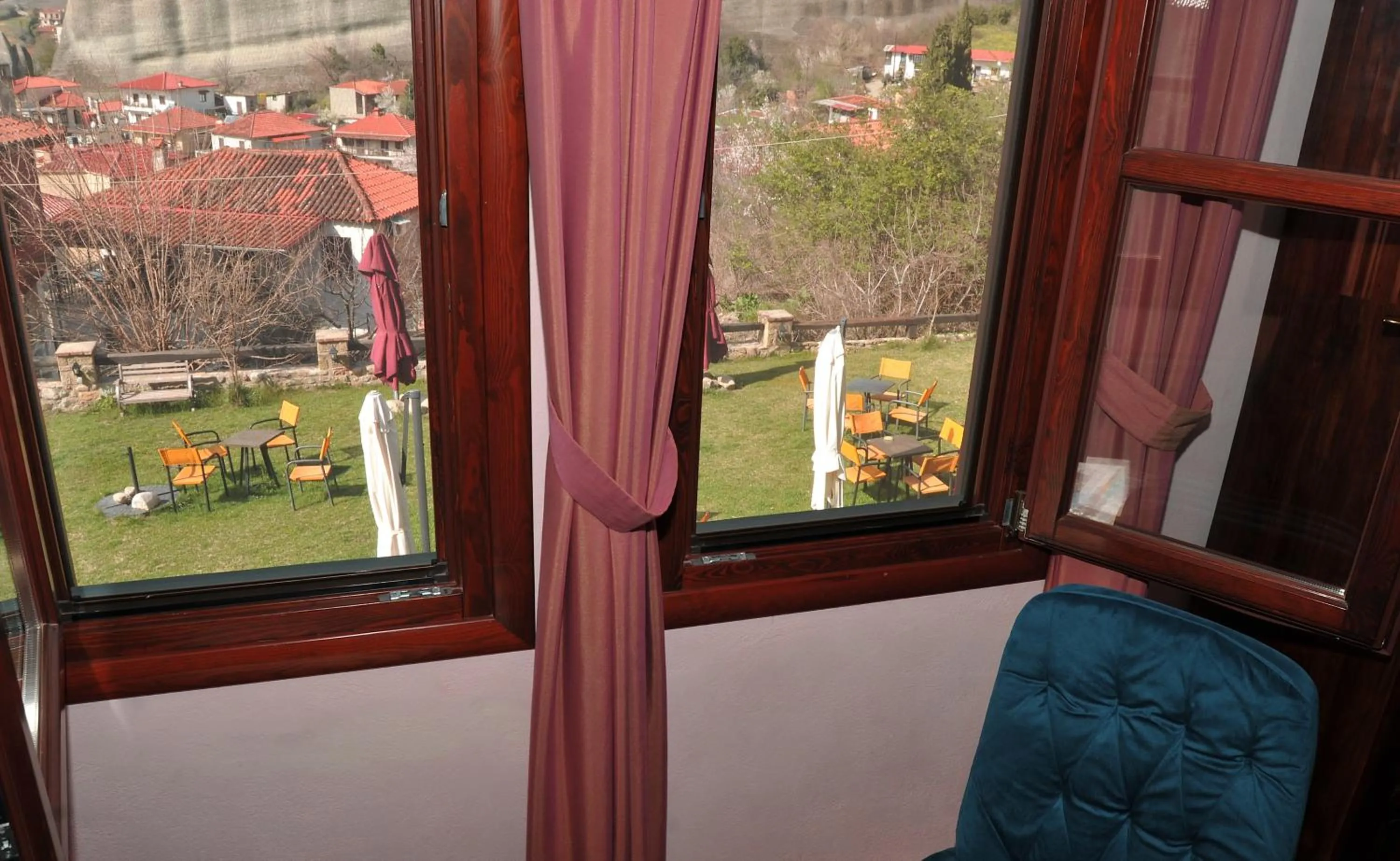 Garden view in Archontiko Mesohori Meteora