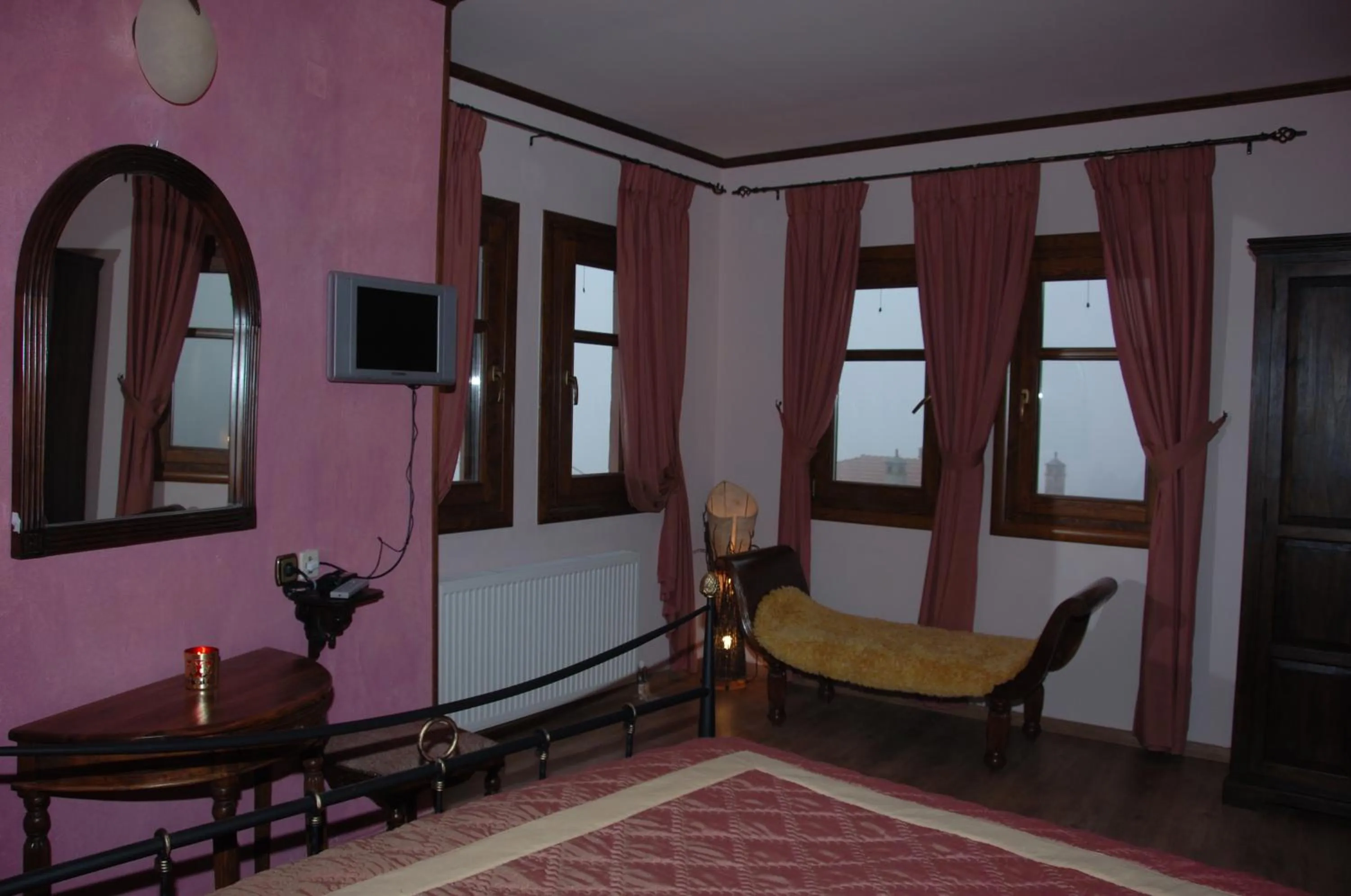 Decorative detail in Archontiko Mesohori Meteora