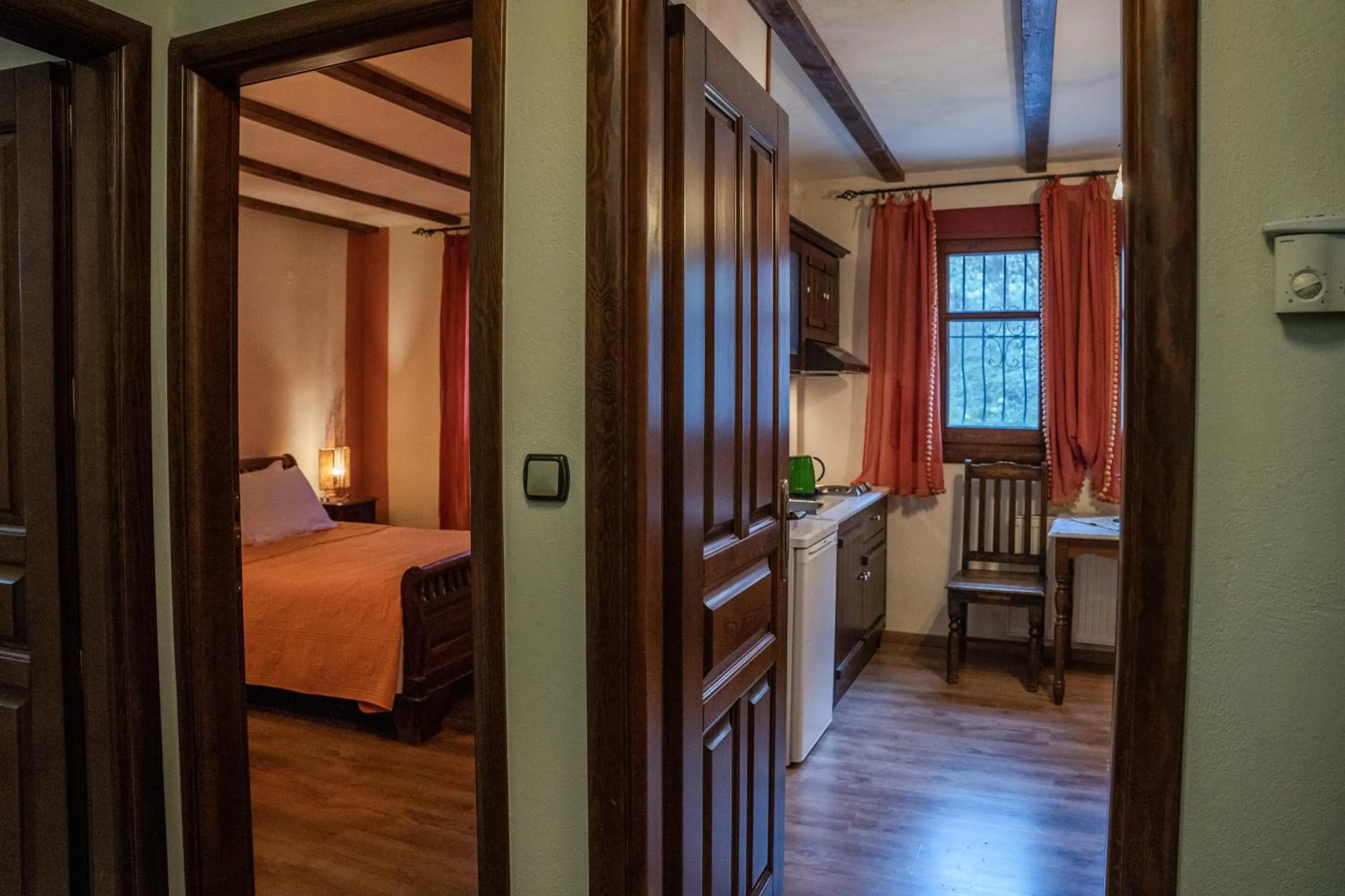 Photo of the whole room, Bed in Archontiko Mesohori Meteora