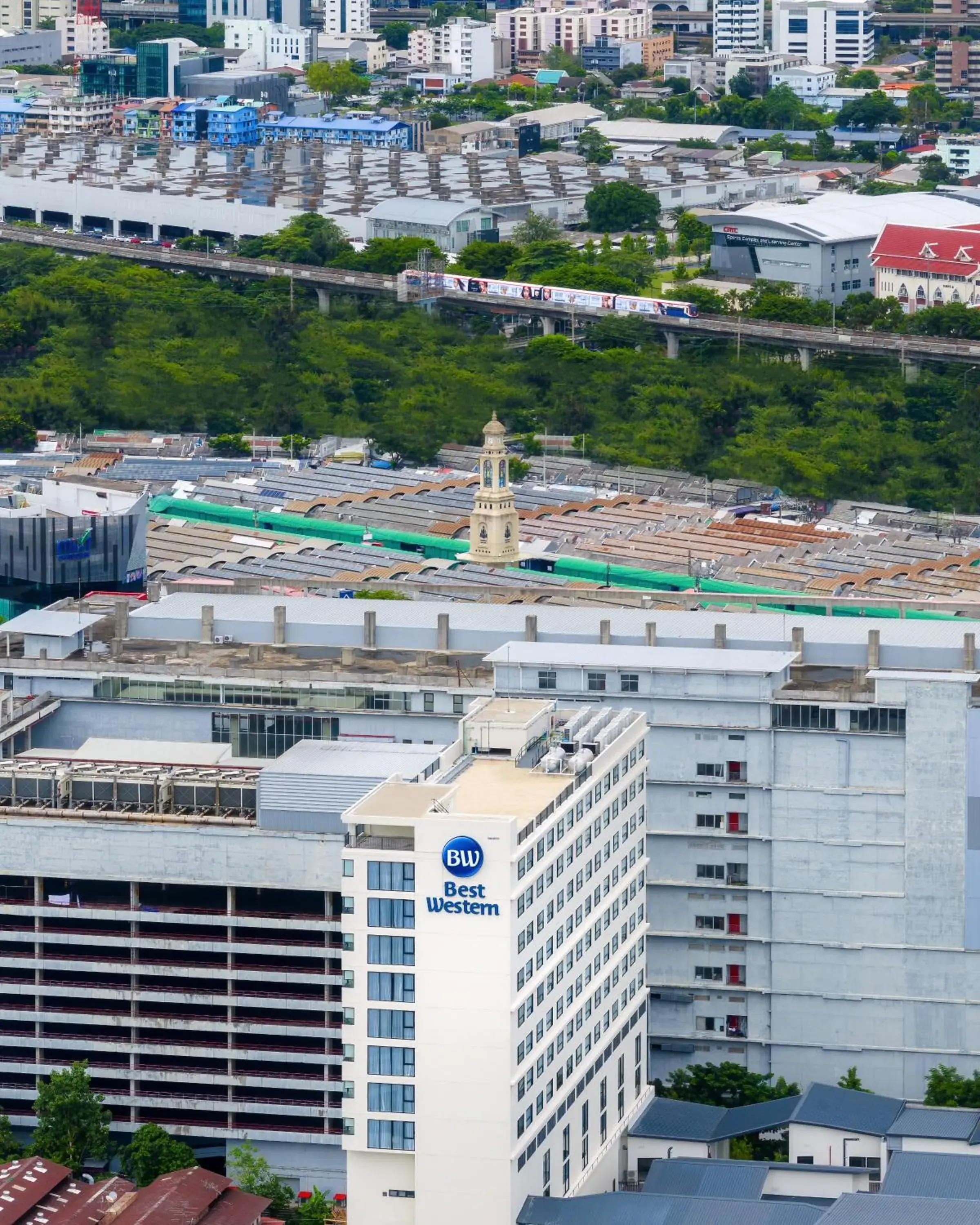 Property building in Best Western Chatuchak Property building in Best Western Chatuchak