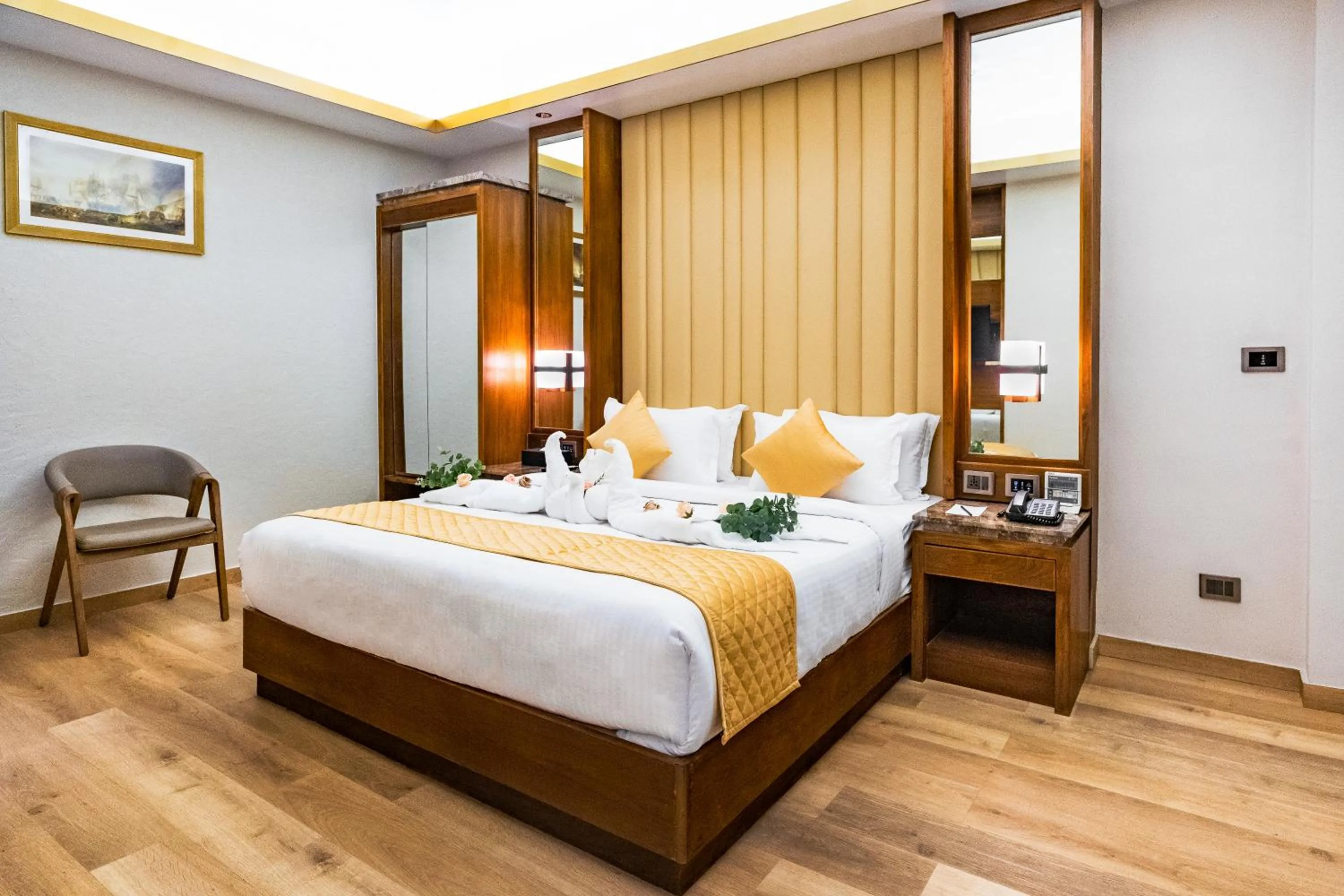 Bedroom, Bed in Marine Inn Hotel