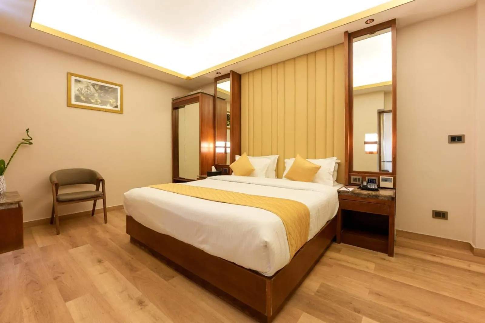 Bedroom, Bed in Marine Inn Hotel