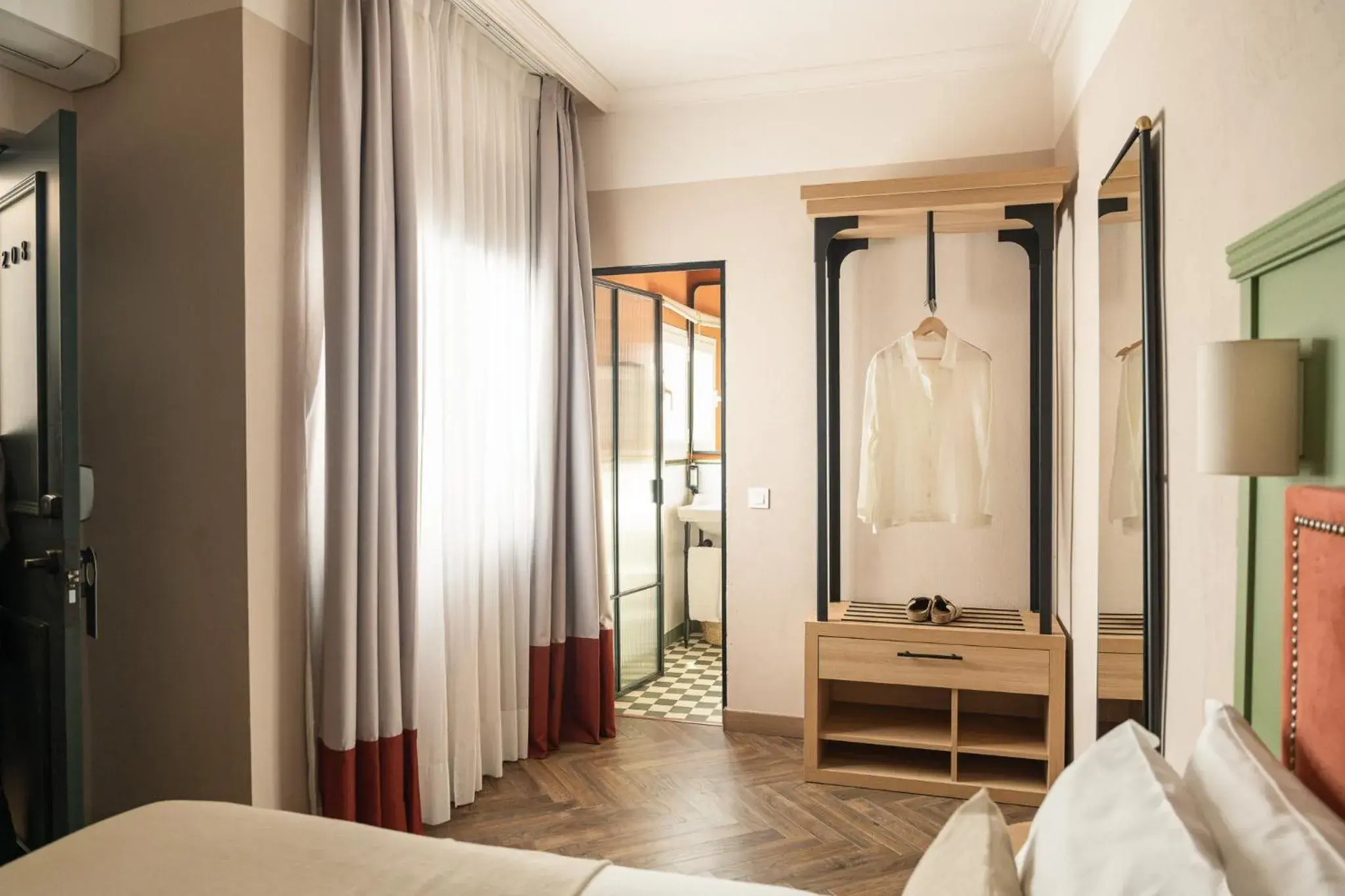 wardrobe, Bed in Honest Sevilla wardrobe, Bed in Honest Sevilla