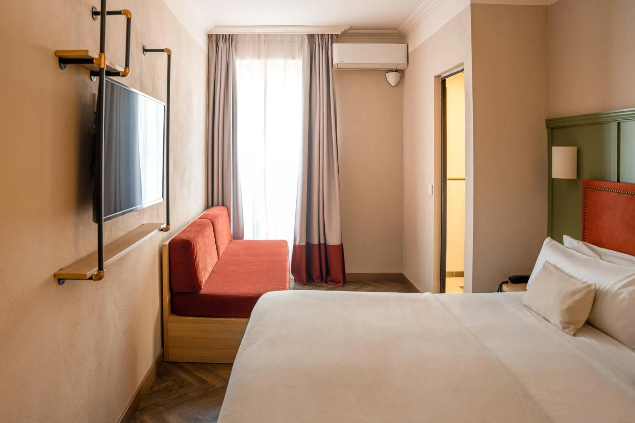 Bed in Honest Sevilla