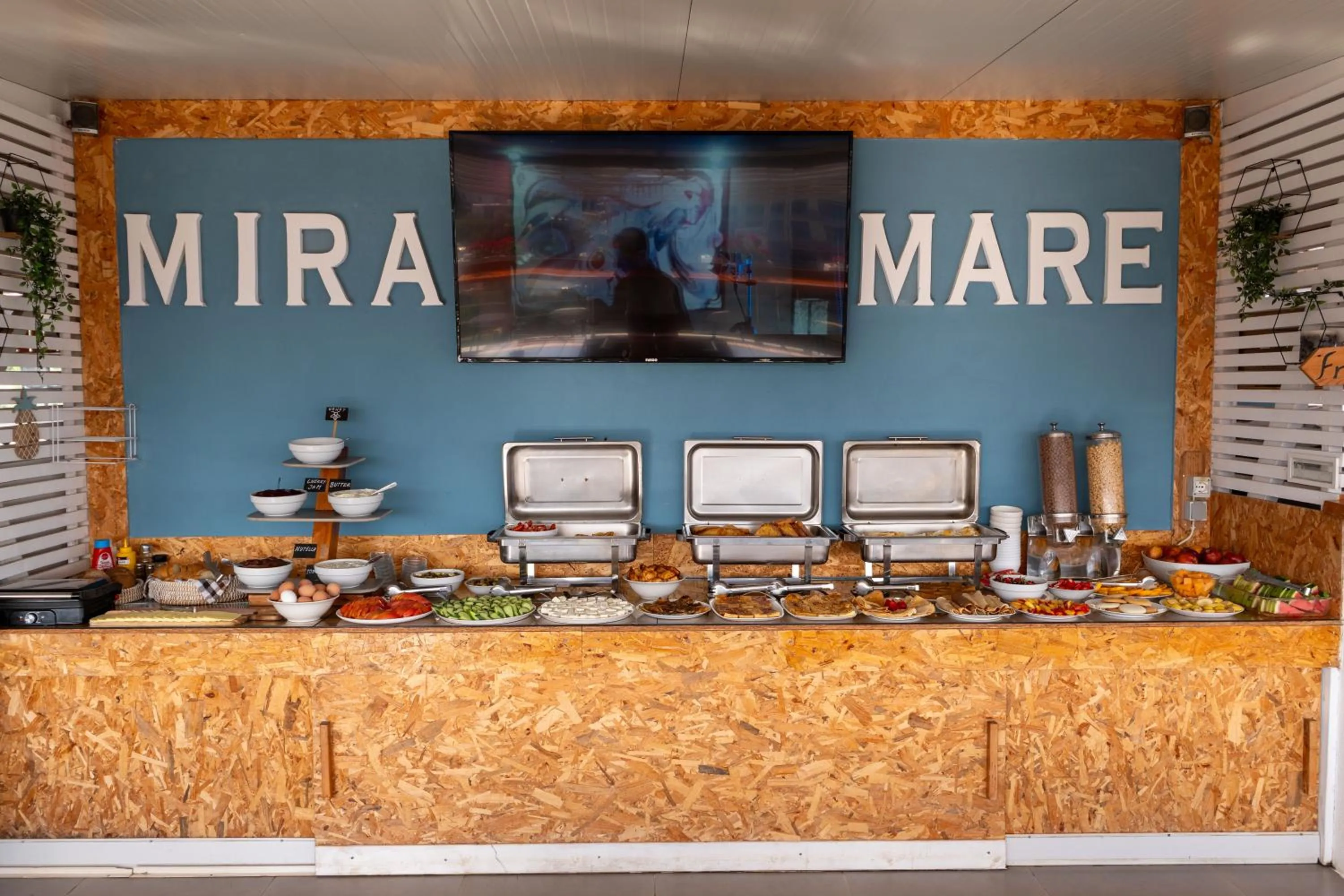 Food and drinks in Hotel Ajden by Mira Mare
