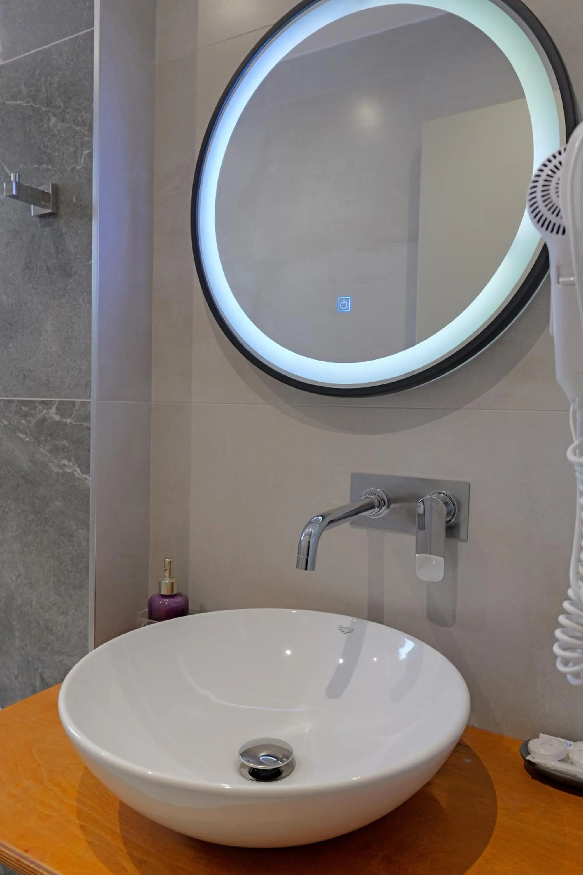 Bathroom in Hotel Ajden by Mira Mare