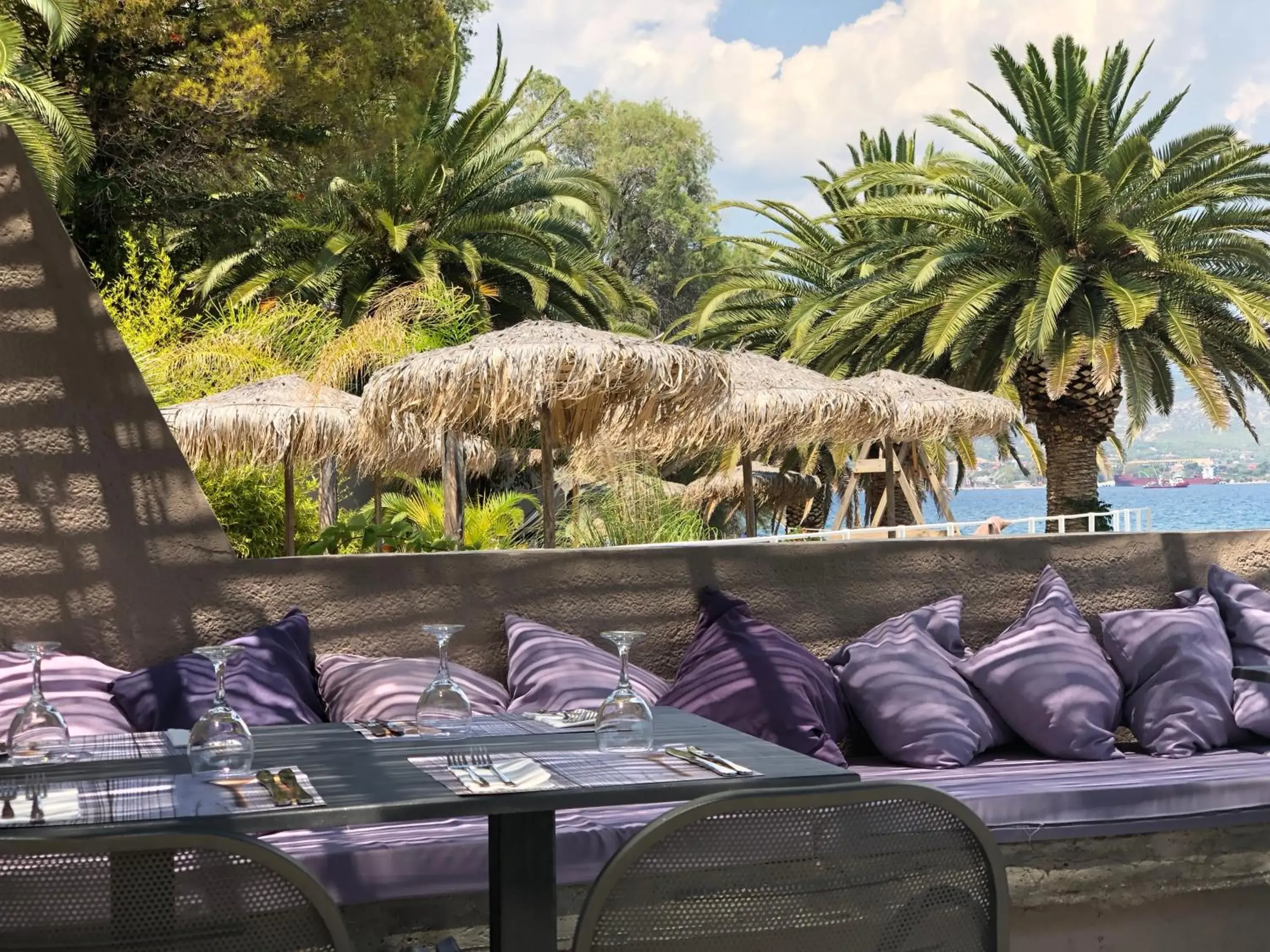 Restaurant/places to eat in King Saron Hotel Resort Restaurant/places to eat in King Saron Hotel Resort