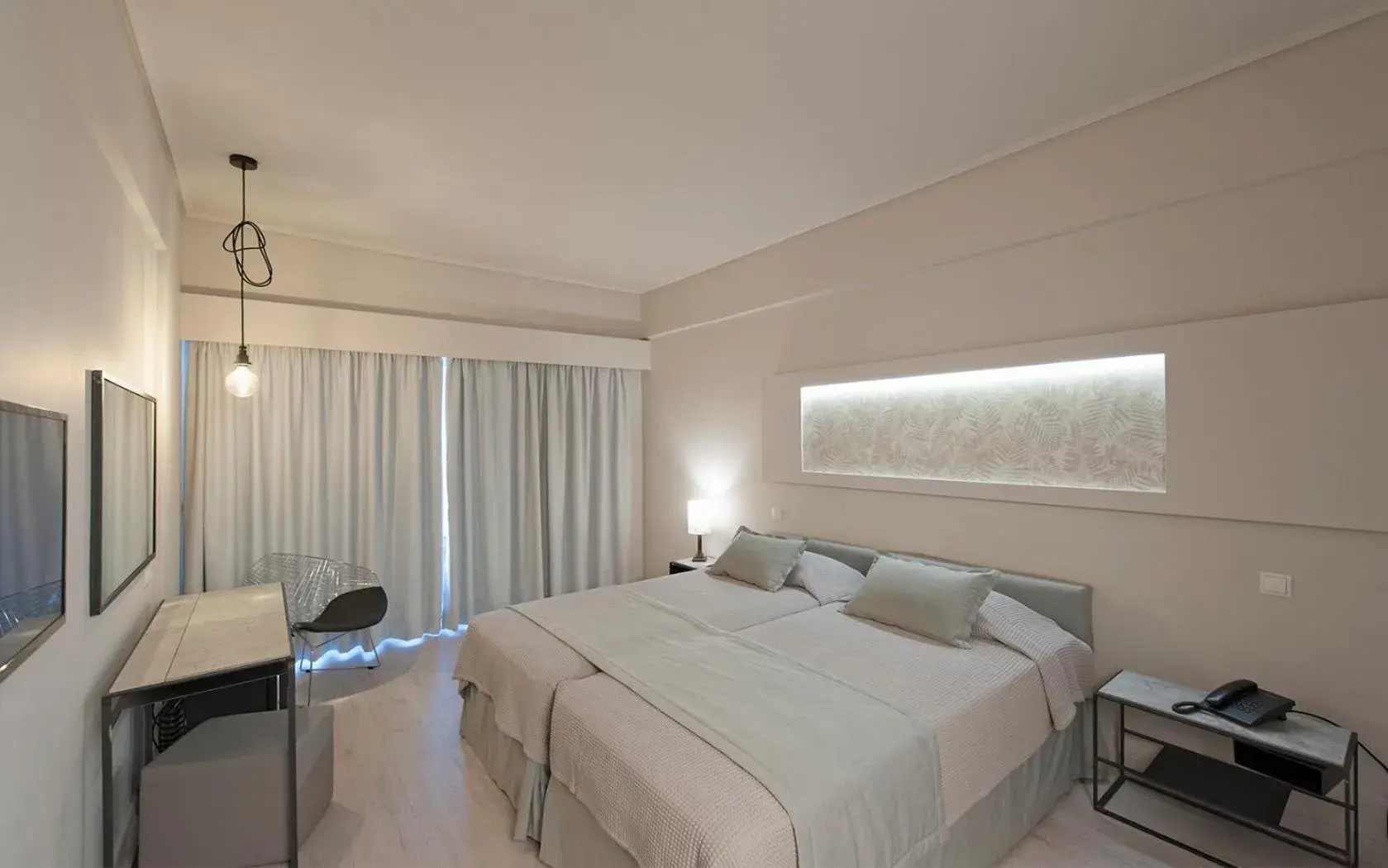 Bedroom, Bed in King Saron Hotel Resort Bedroom, Bed in King Saron Hotel Resort