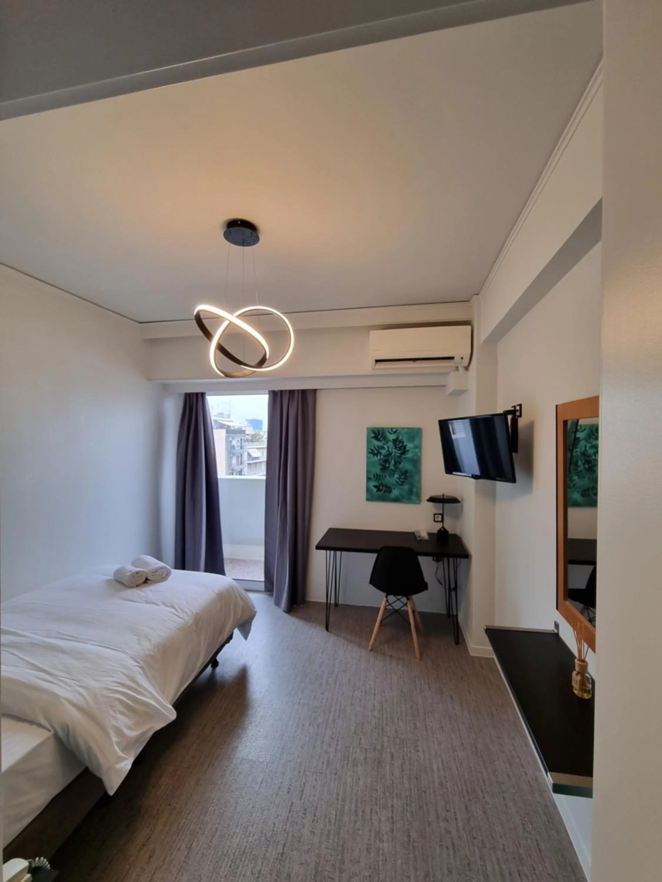 Bedroom, Bed in Savoy Hotel