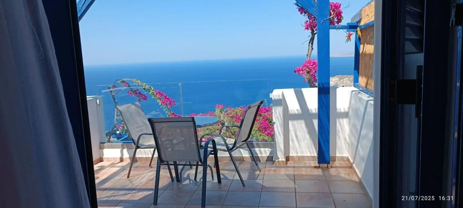 Photo of the whole room in Nymphes Luxury Apartments