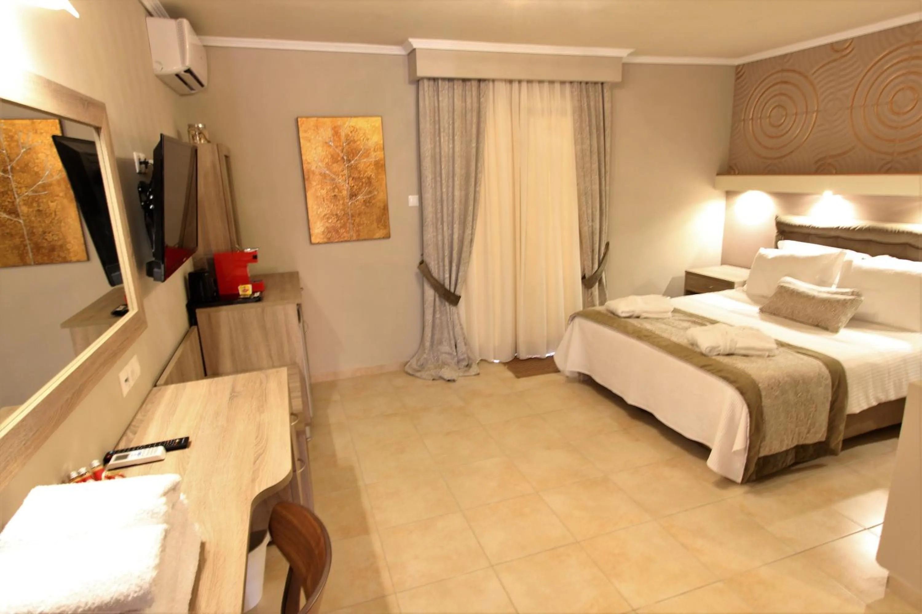 Photo of the whole room in Hotel Mallas