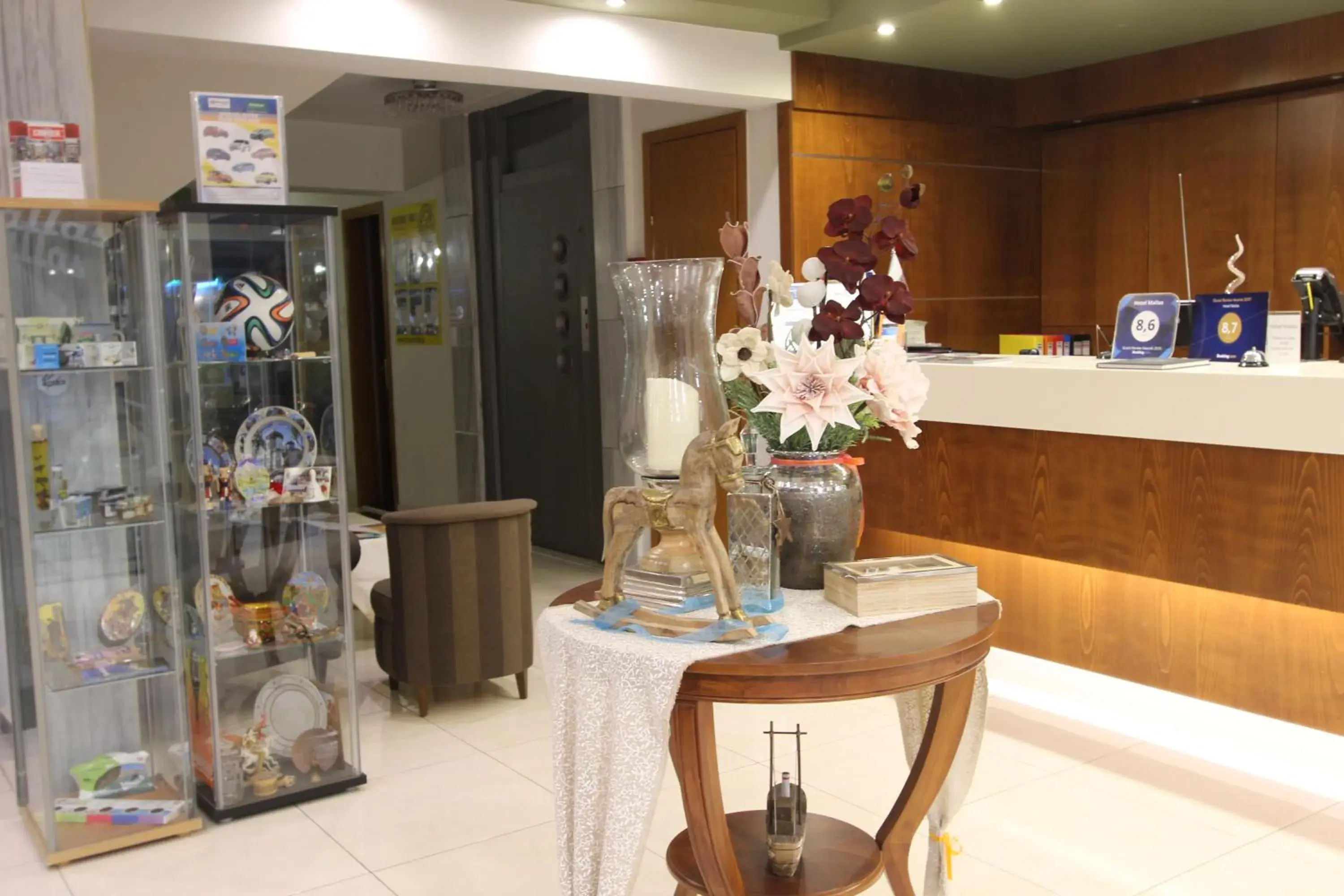 Lobby or reception in Hotel Mallas Lobby or reception in Hotel Mallas