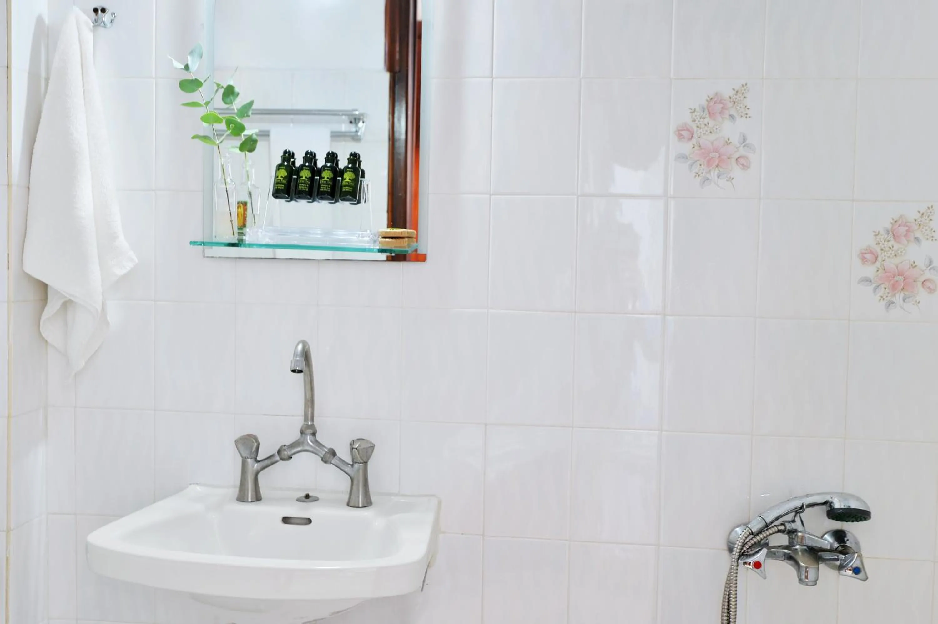 Bathroom in Vasilaras Hotel