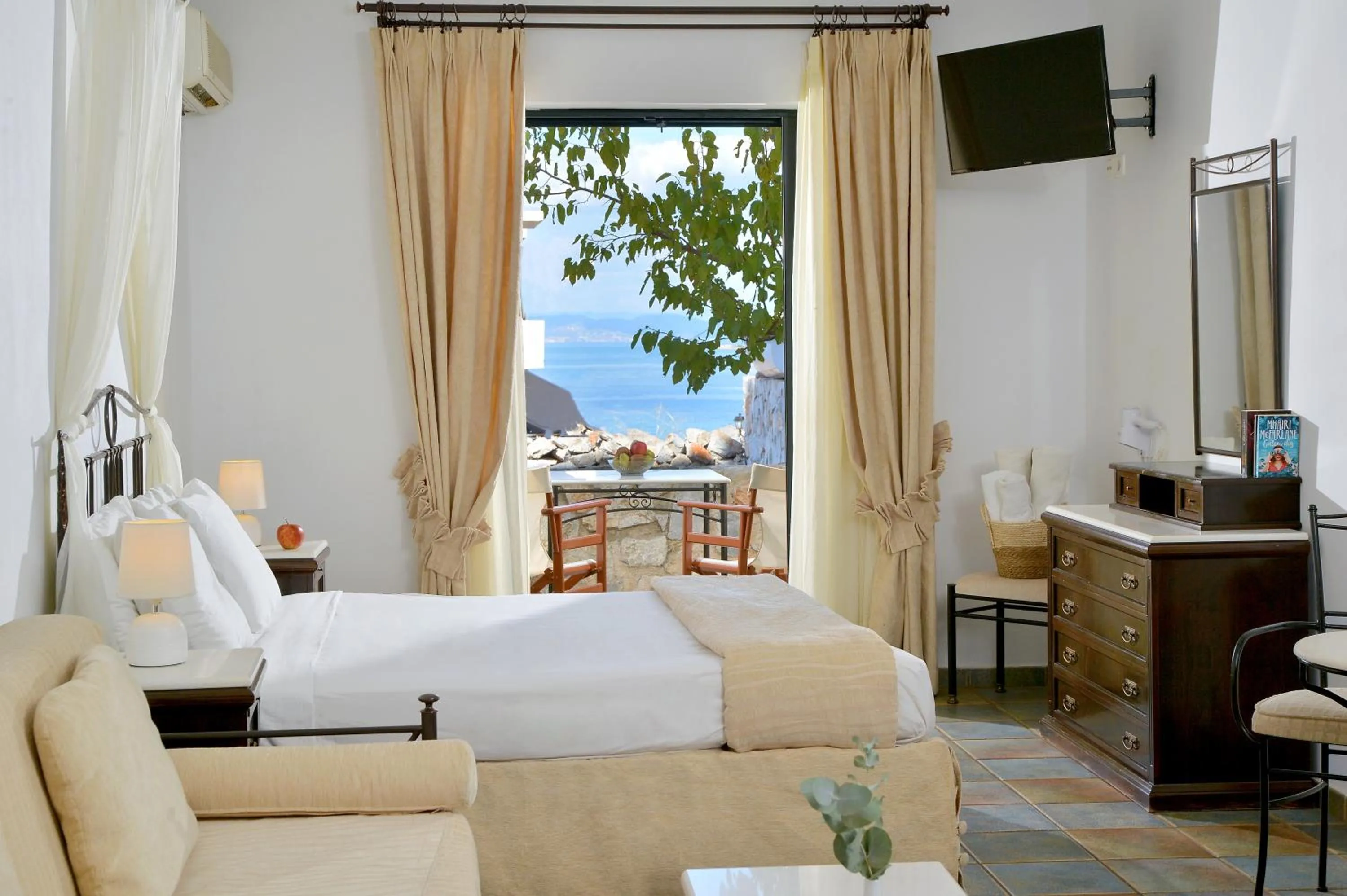 Bedroom in Vasilaras Hotel