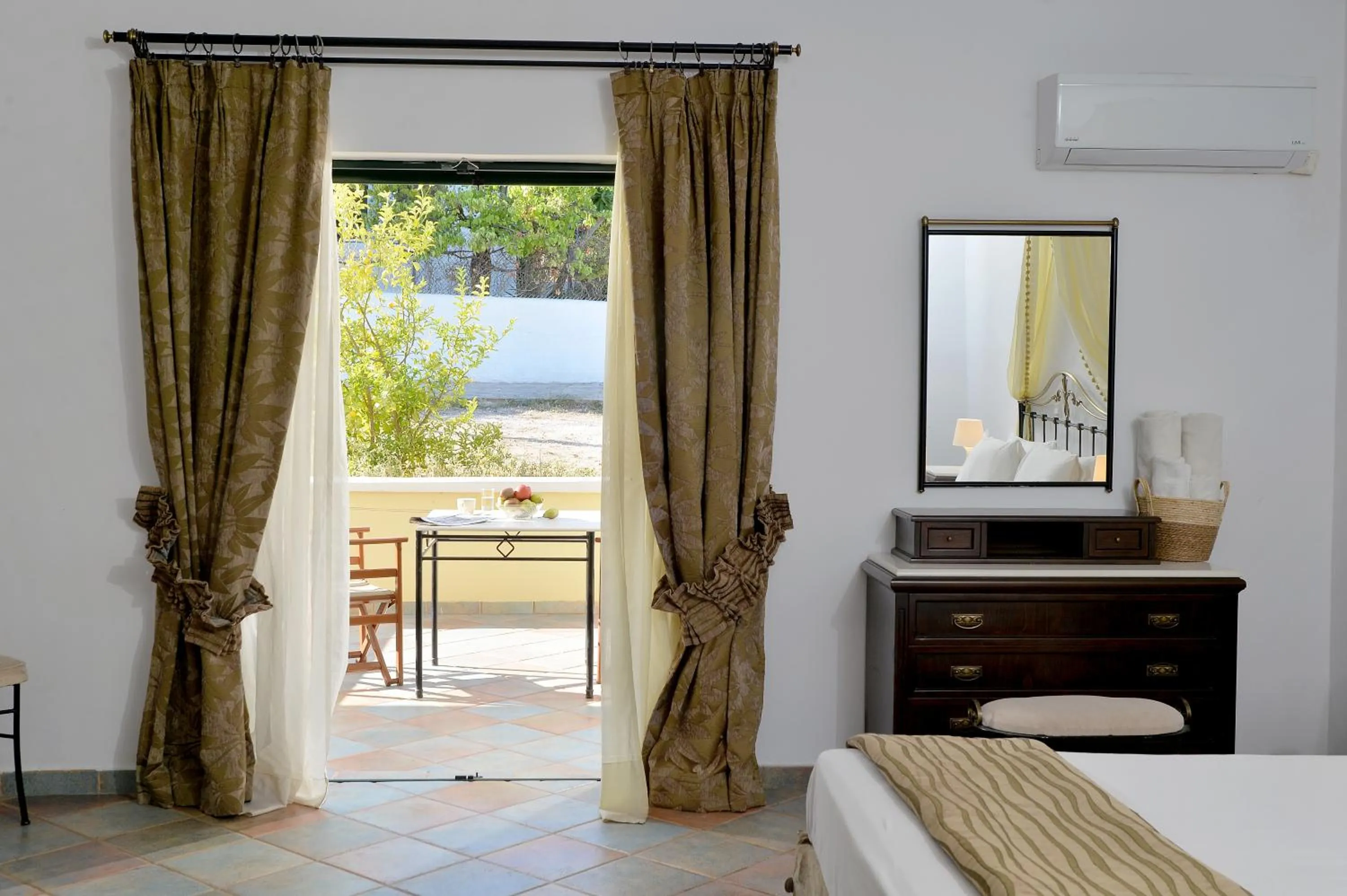 Bedroom, Bed in Vasilaras Hotel