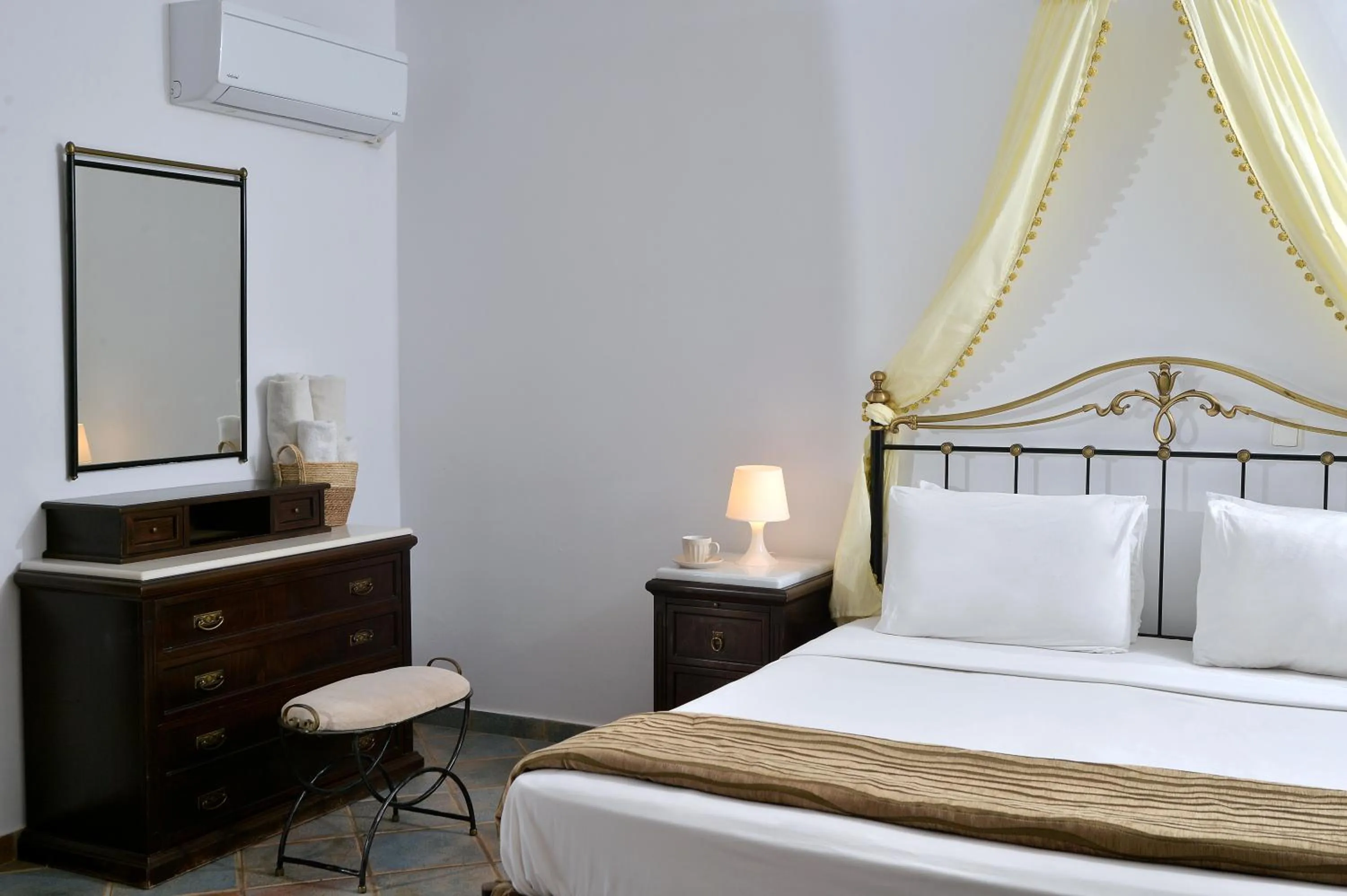 Bedroom, Bed in Vasilaras Hotel