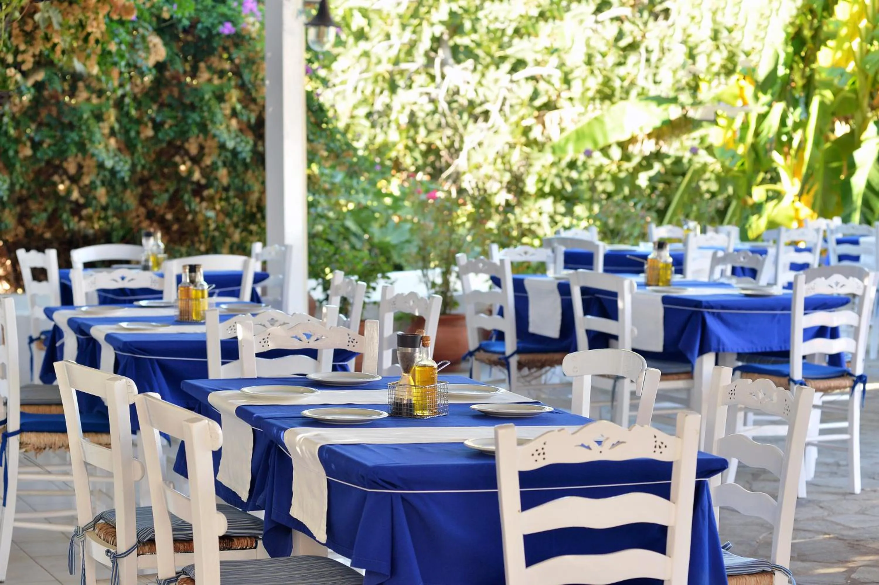 Restaurant/places to eat in Vasilaras Hotel