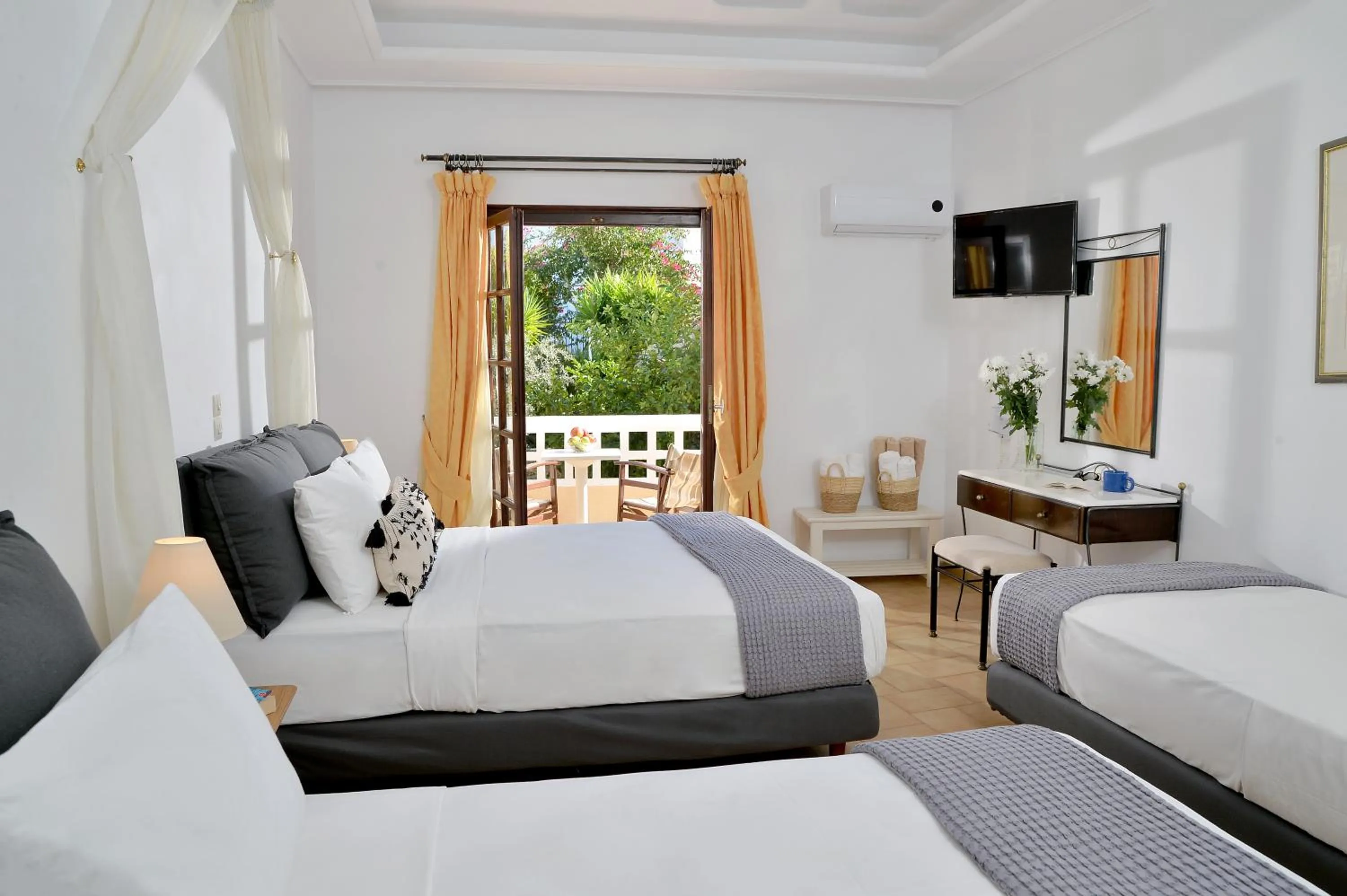 Bedroom, Bed in Vasilaras Hotel