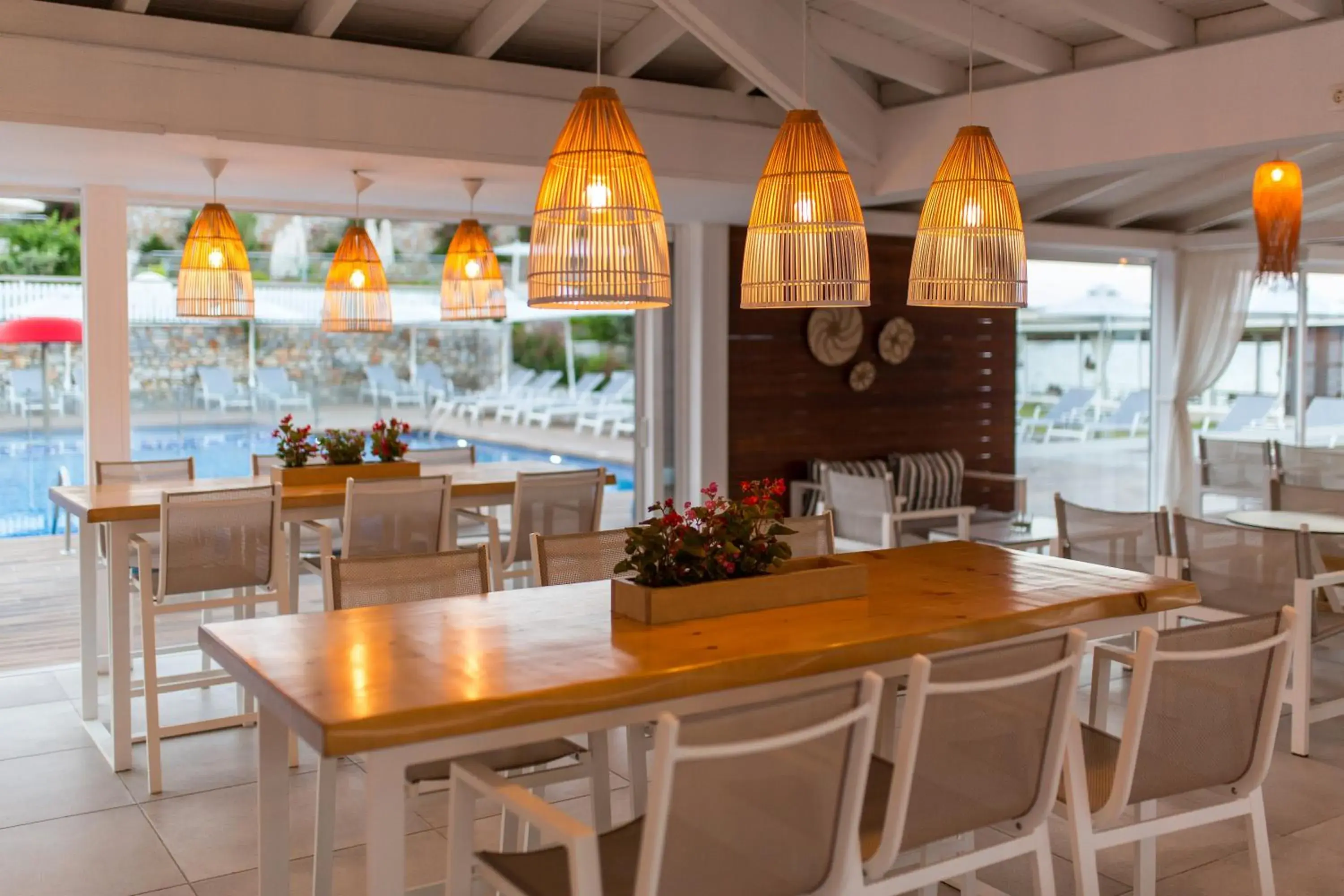 Lounge or bar in Kassandra Bay Resort, Suites & Spa Lounge or bar in Kassandra Bay Resort, Suites & Spa