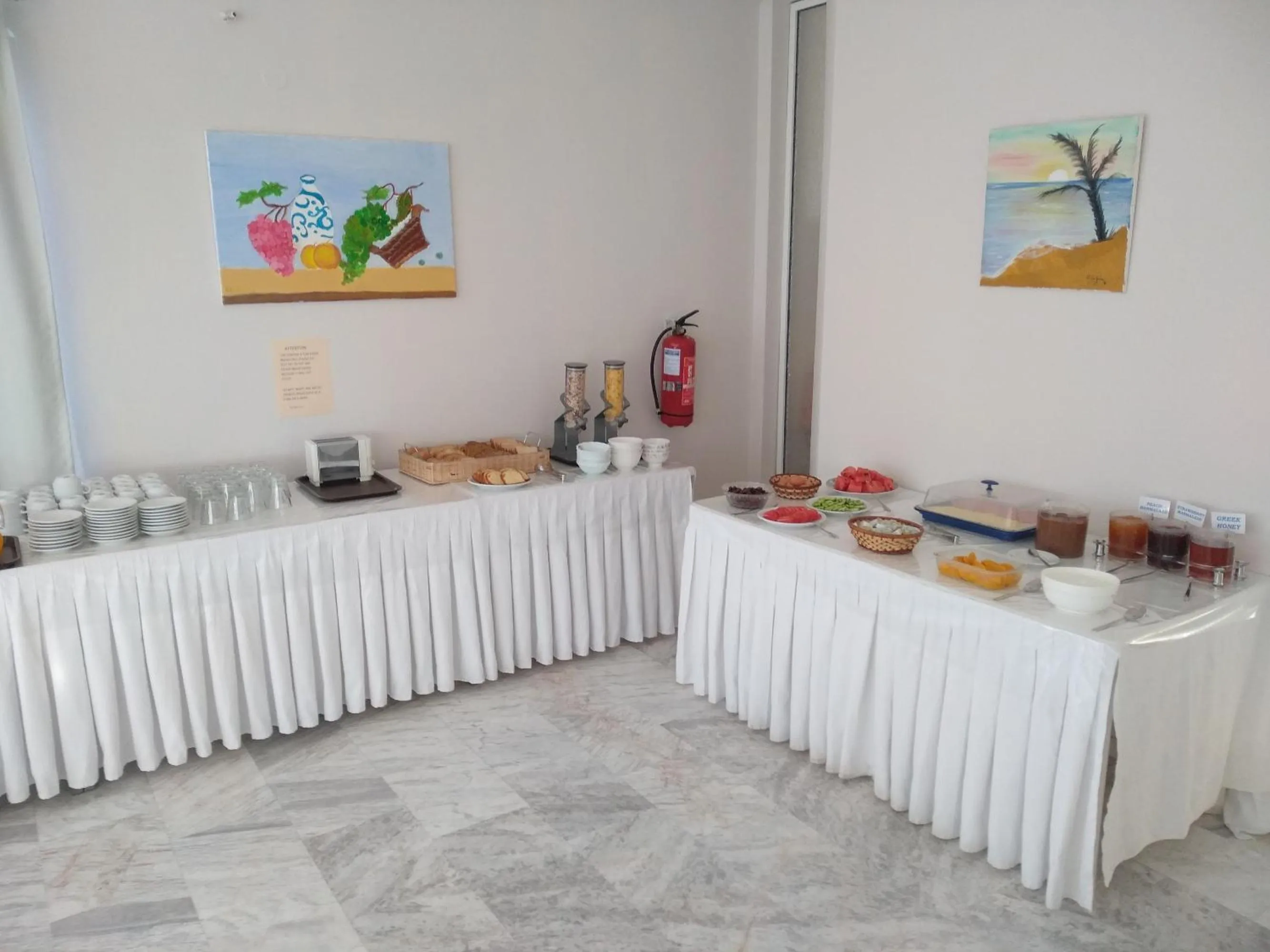 Breakfast in Leonidas Hotel & Studios