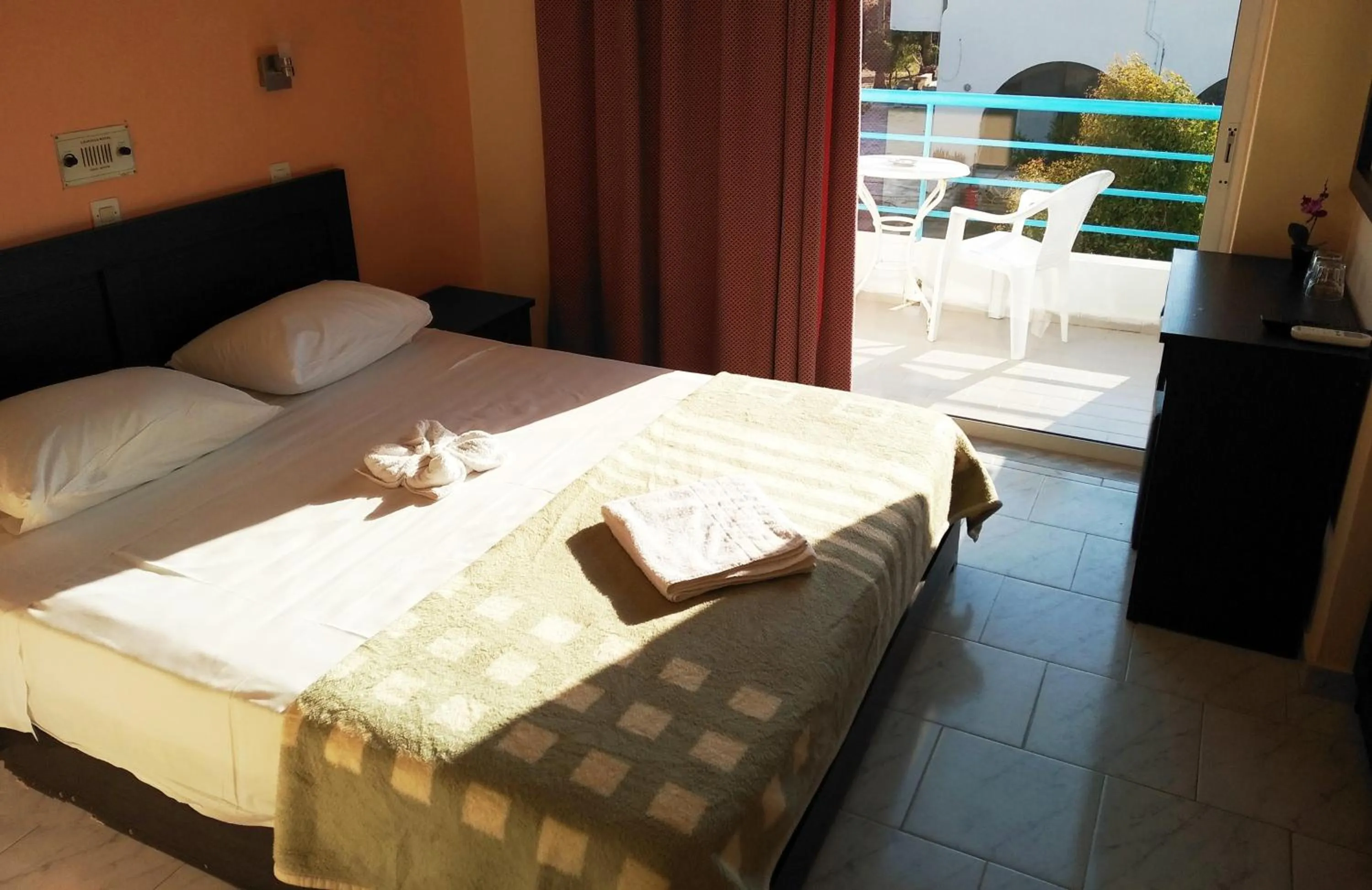 Bedroom, Bed in Leonidas Hotel & Studios