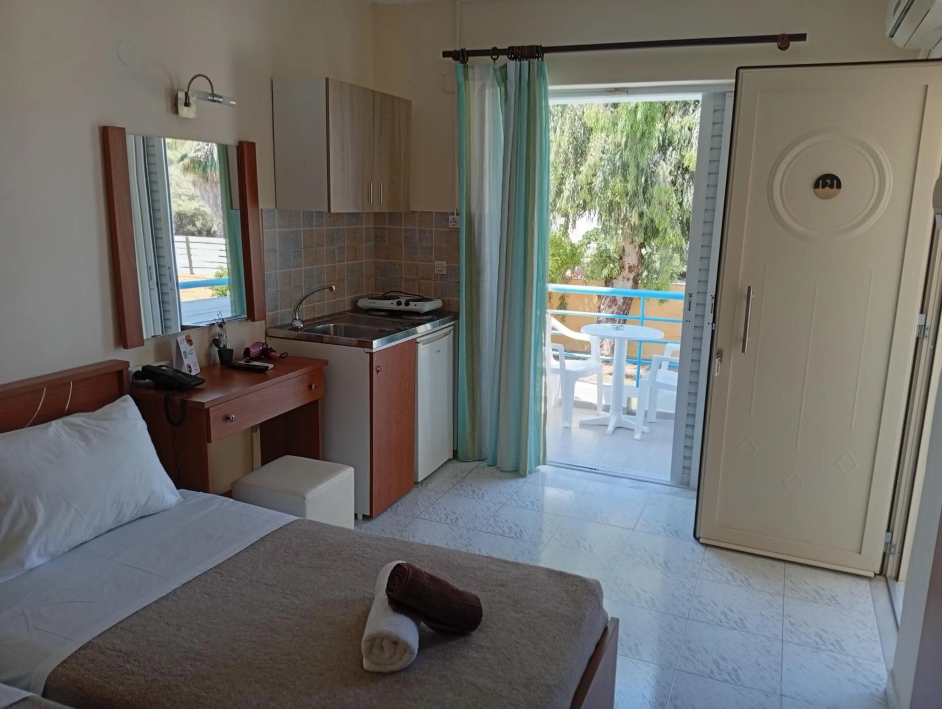 Bedroom, Bed in Leonidas Hotel & Studios