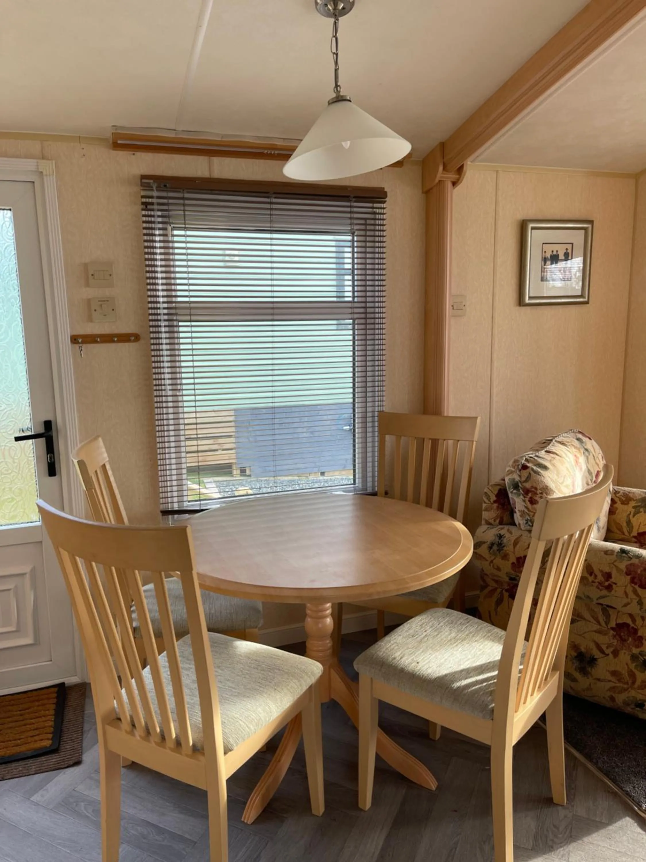 Seating area in Immaculate 2-Bed Static Caravan at Monrieth
