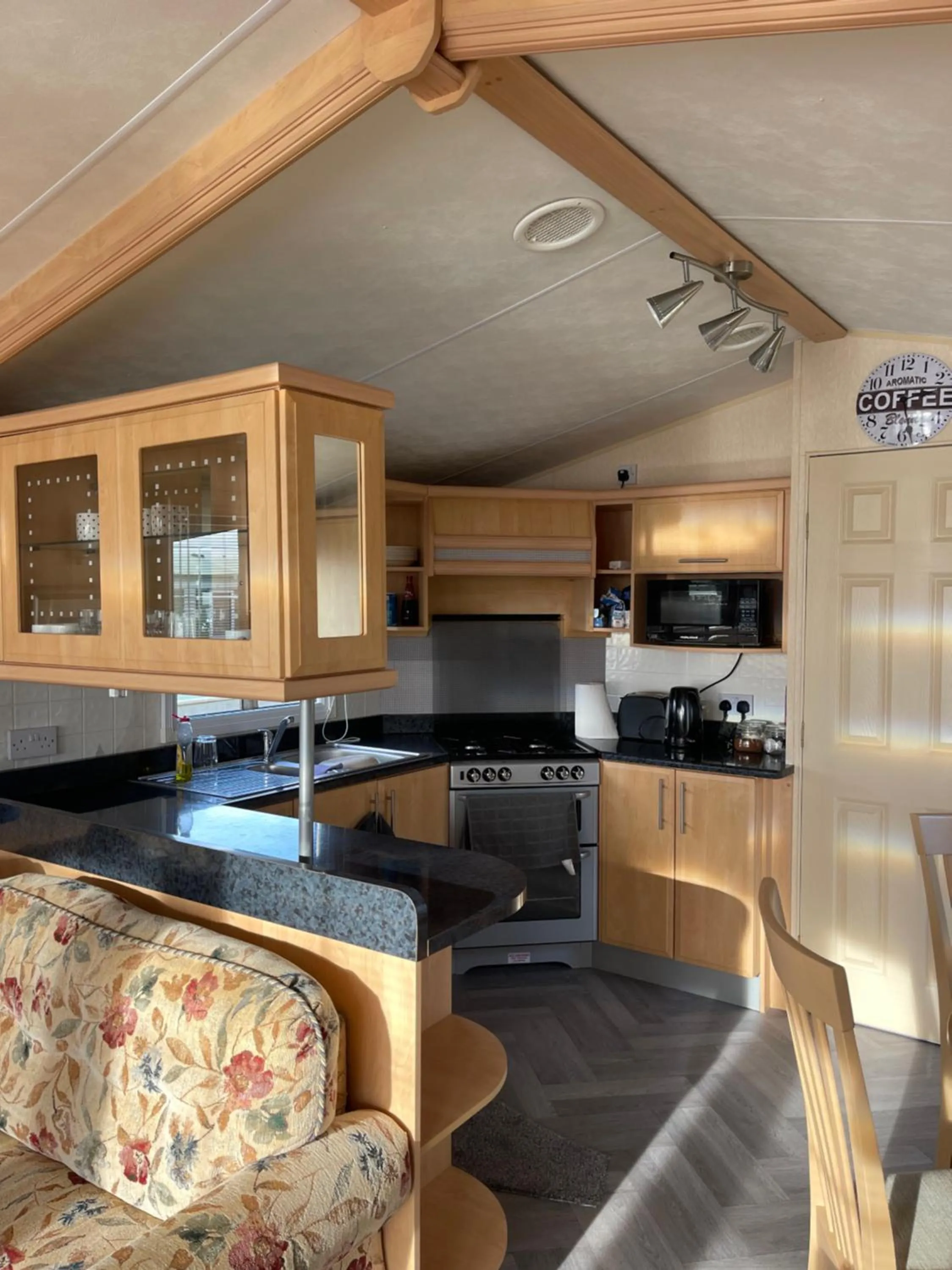 Kitchen or kitchenette in Immaculate 2-Bed Static Caravan at Monrieth