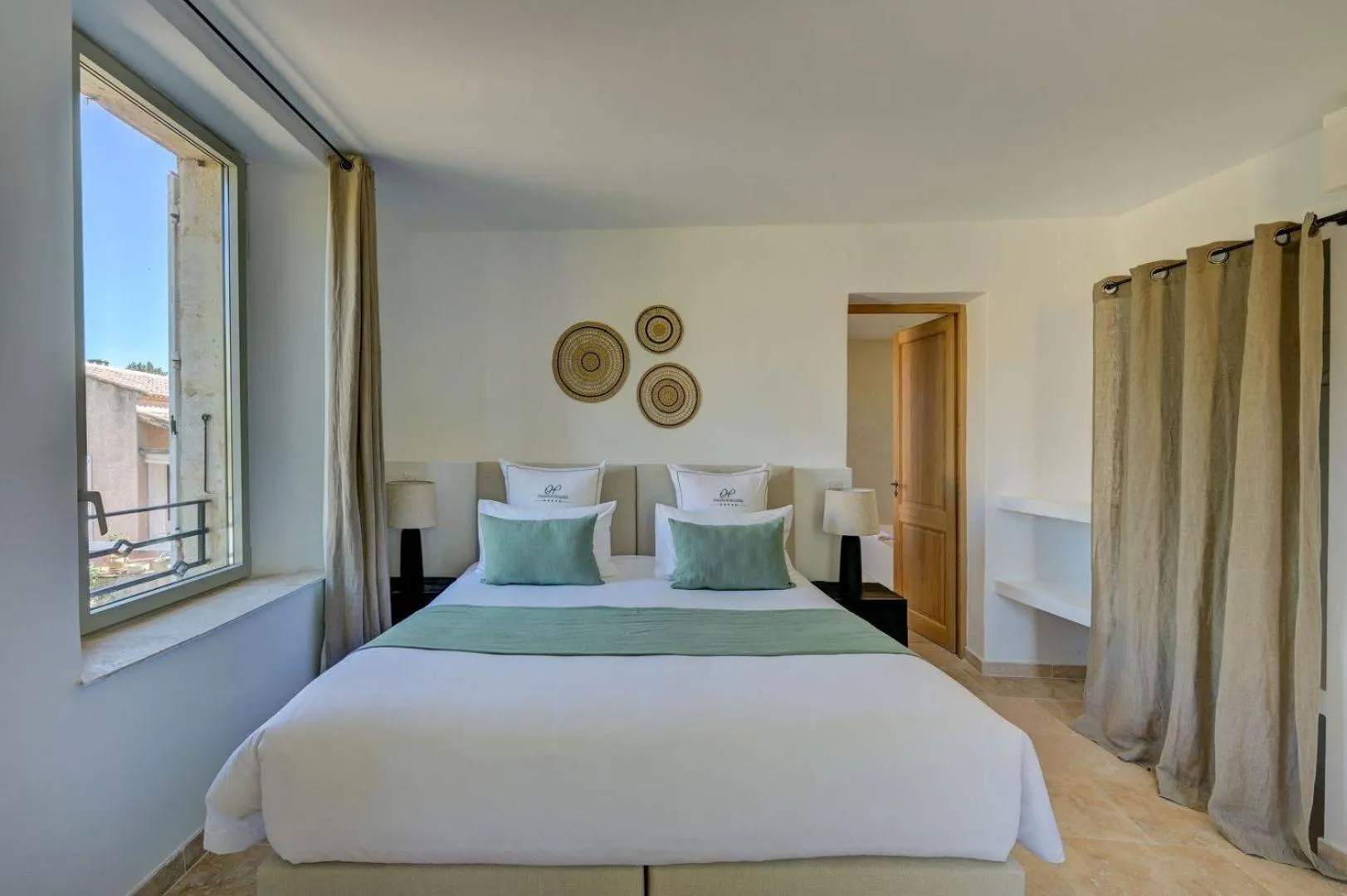 Bed in Domaine de Privadière & Spa