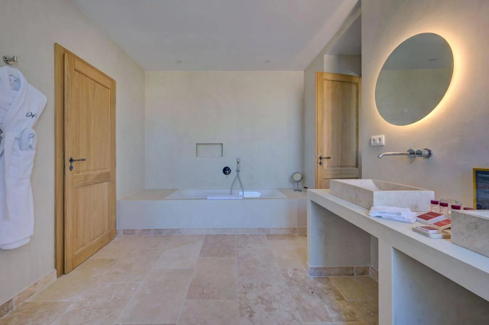 Shower in Domaine de Privadière & Spa