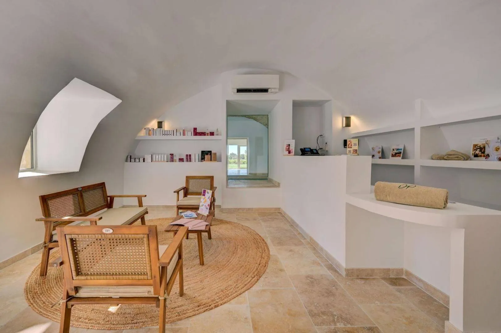 Kitchen or kitchenette in Domaine de Privadière & Spa