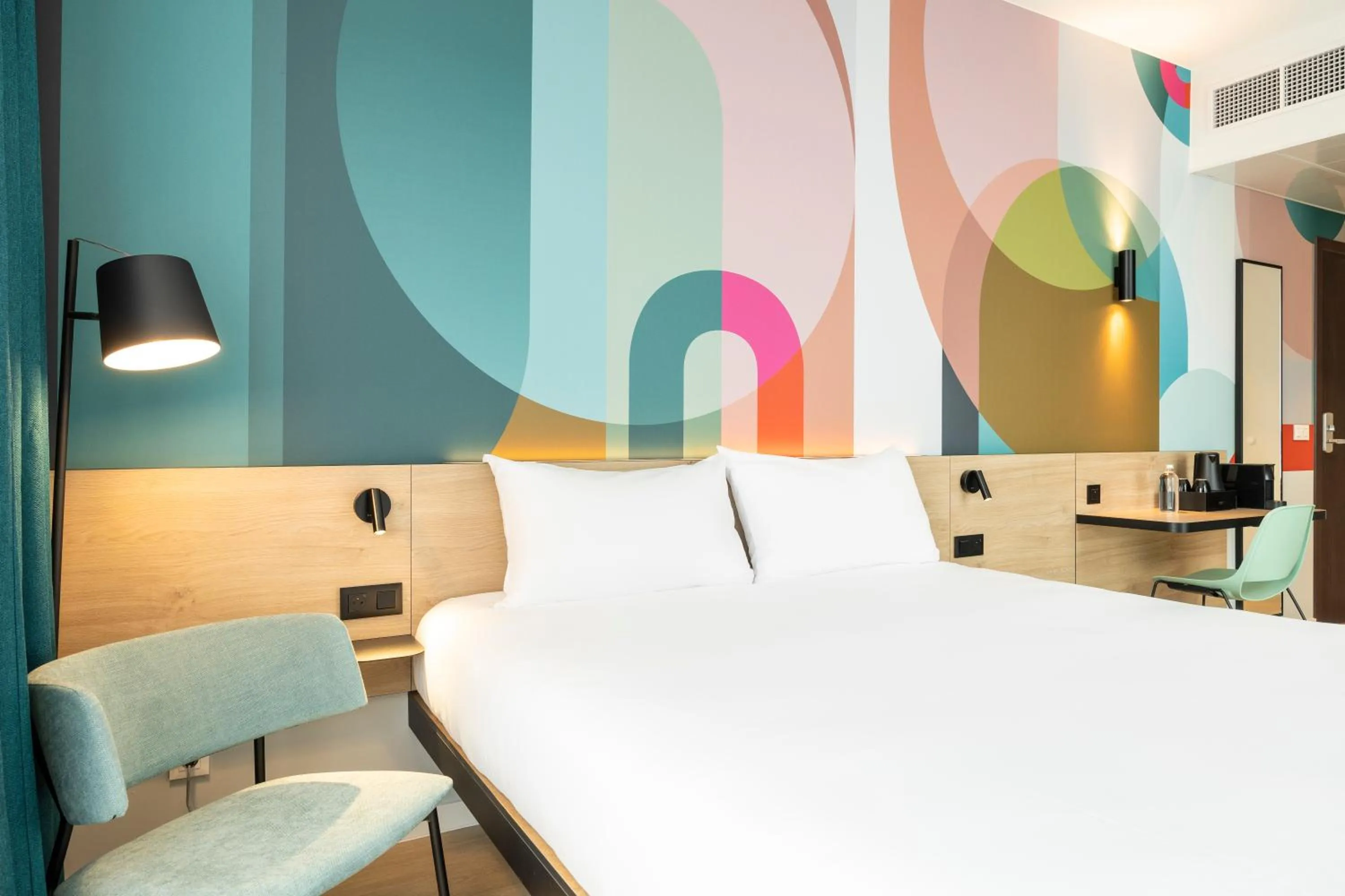 Bedroom, Bed in B&B HOTEL Mechelen