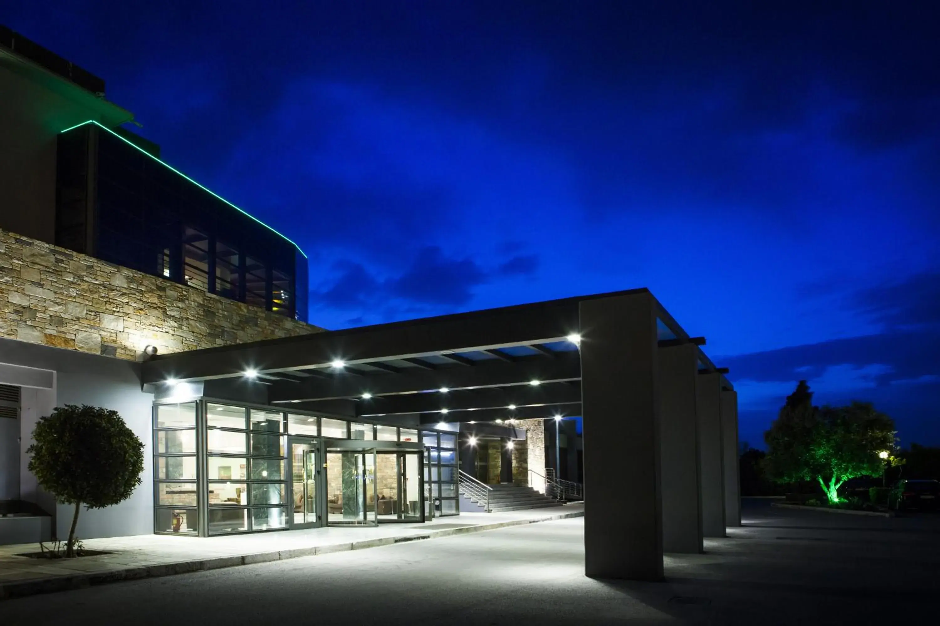 Facade/entrance in Domotel Xenia Volos Facade/entrance in Domotel Xenia Volos