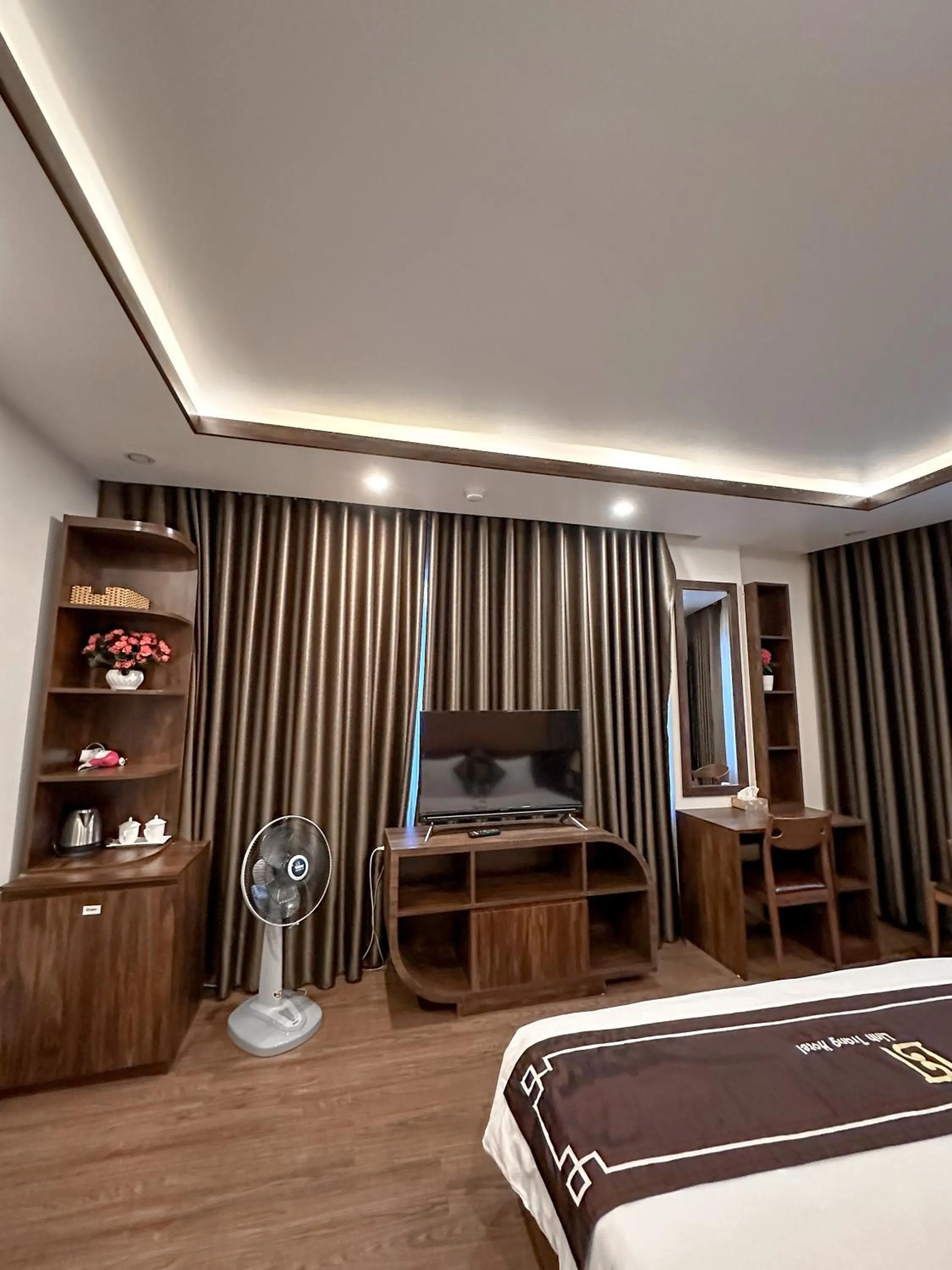 hair dresser, Bed in Linh Trang Hạ Long Hotel