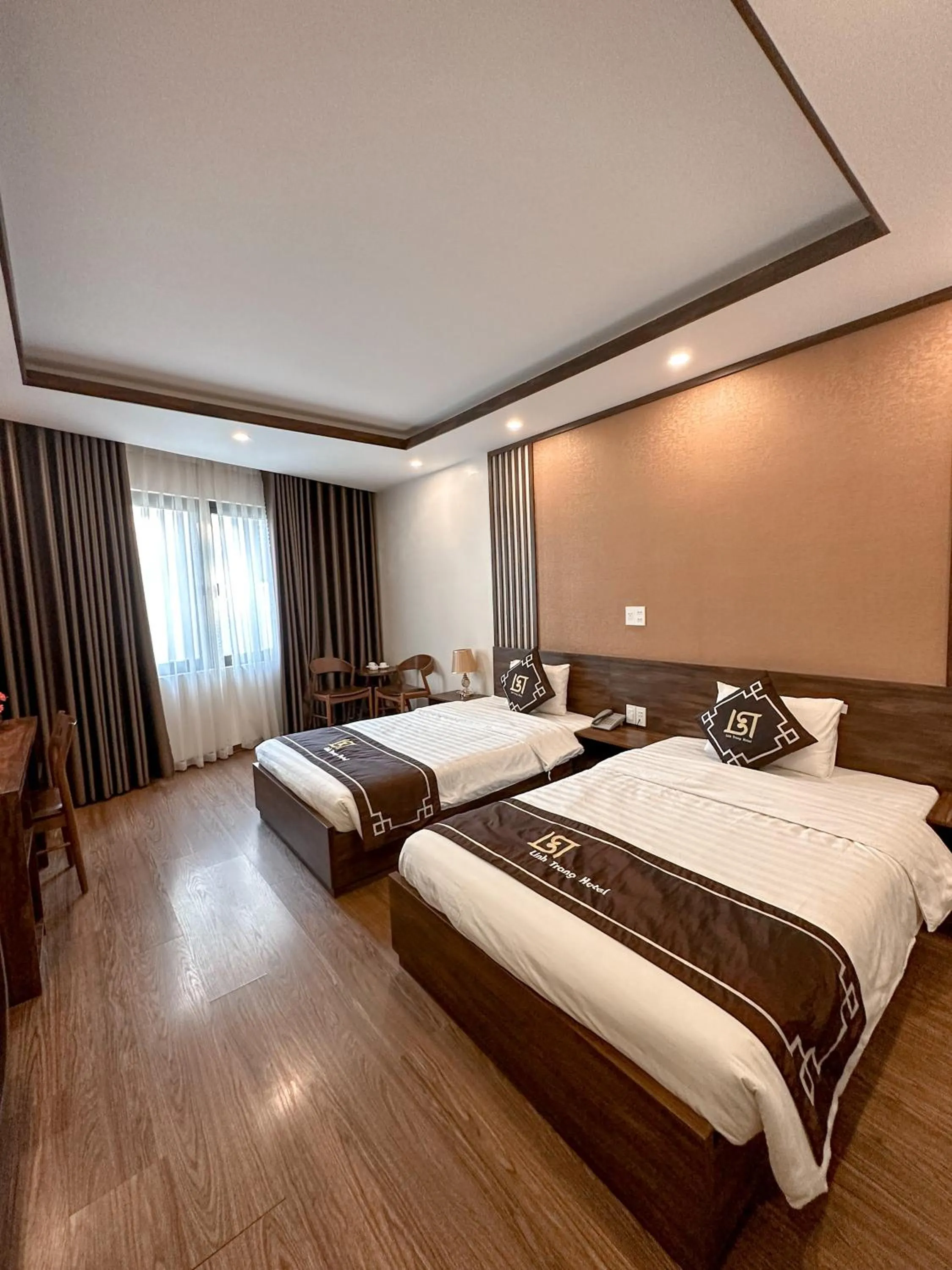 Bedroom, Bed in Linh Trang Hạ Long Hotel