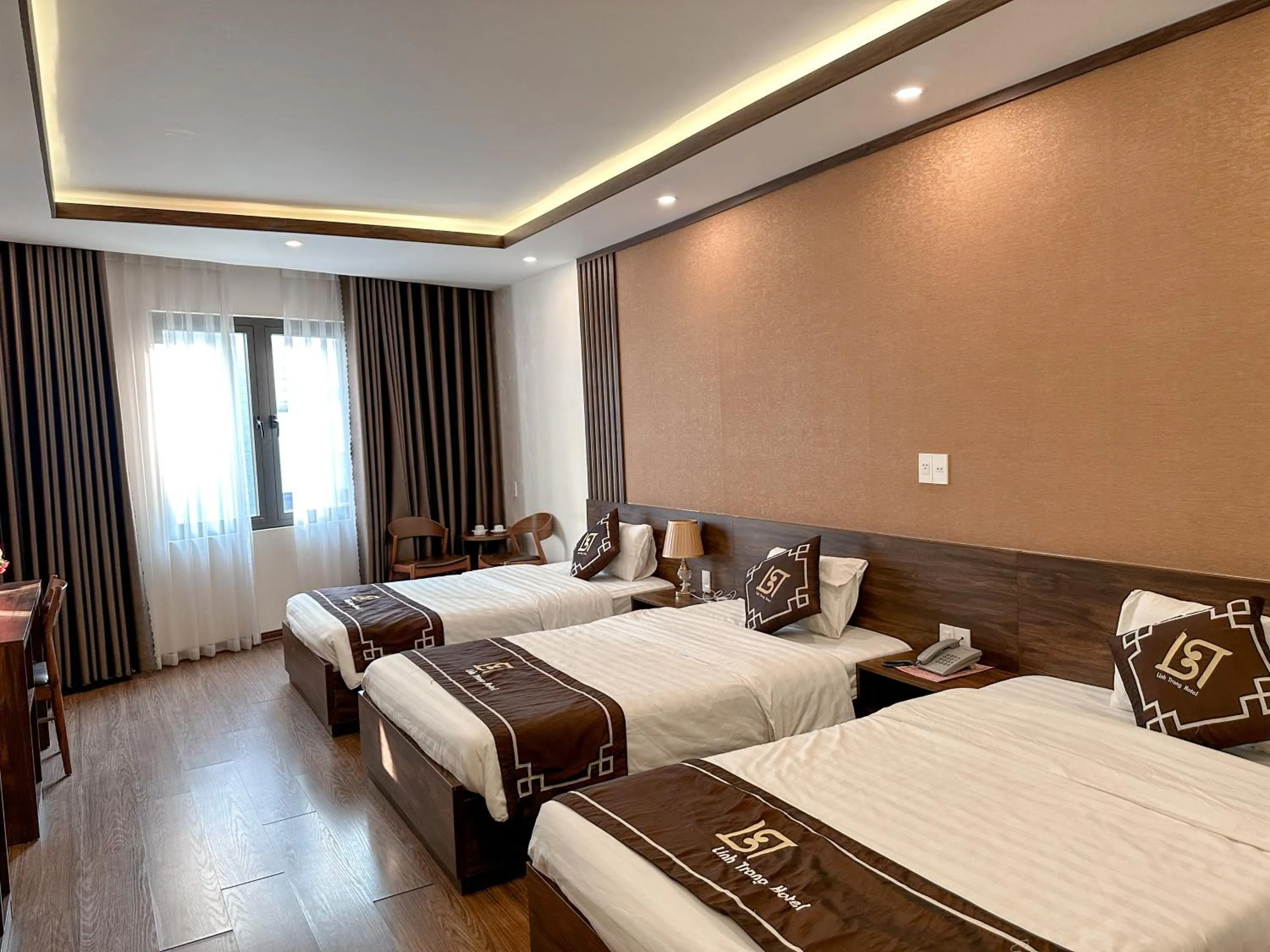 Bedroom, Bed in Linh Trang Hạ Long Hotel