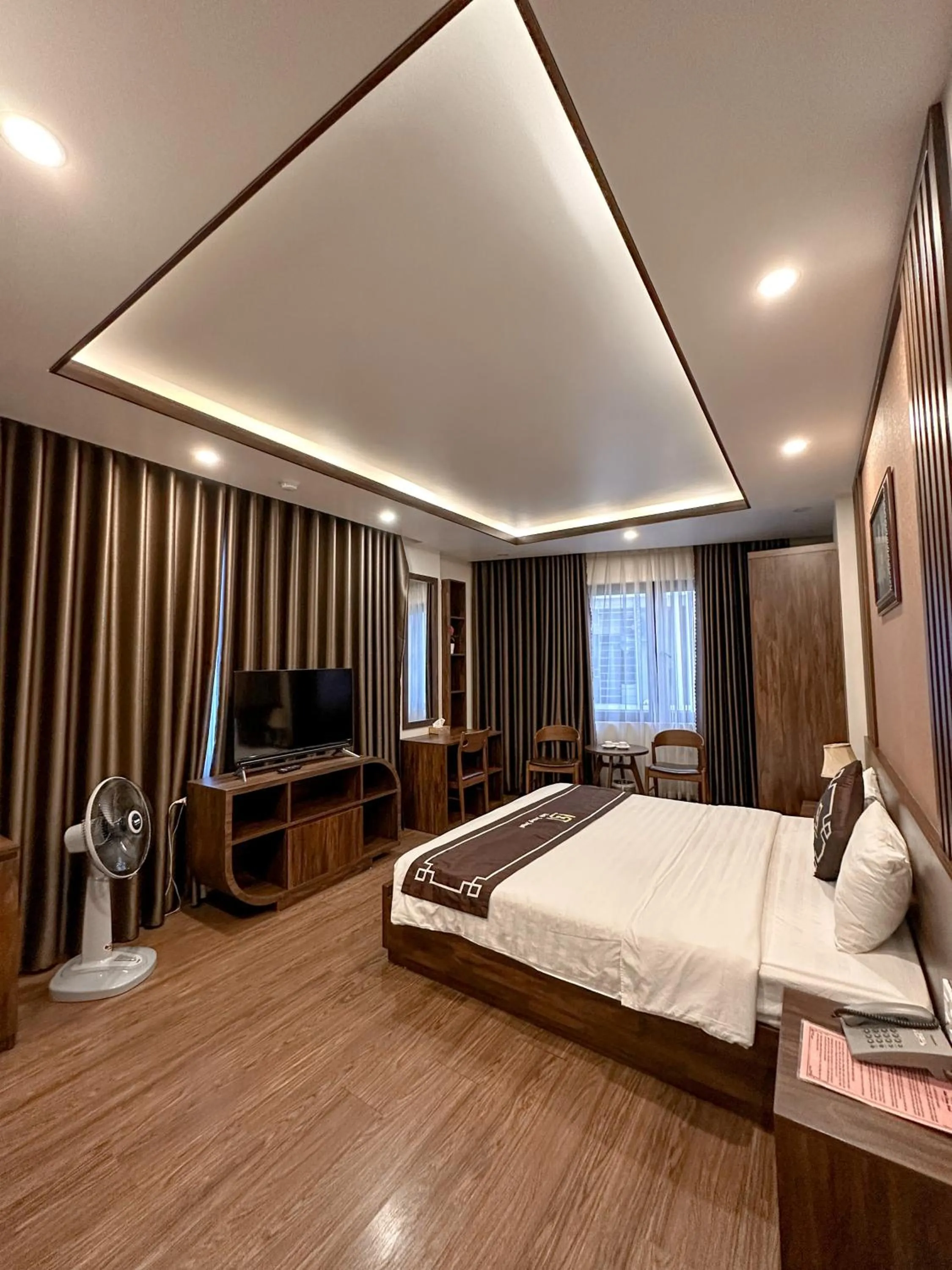 Photo of the whole room, Bed in Linh Trang Hạ Long Hotel